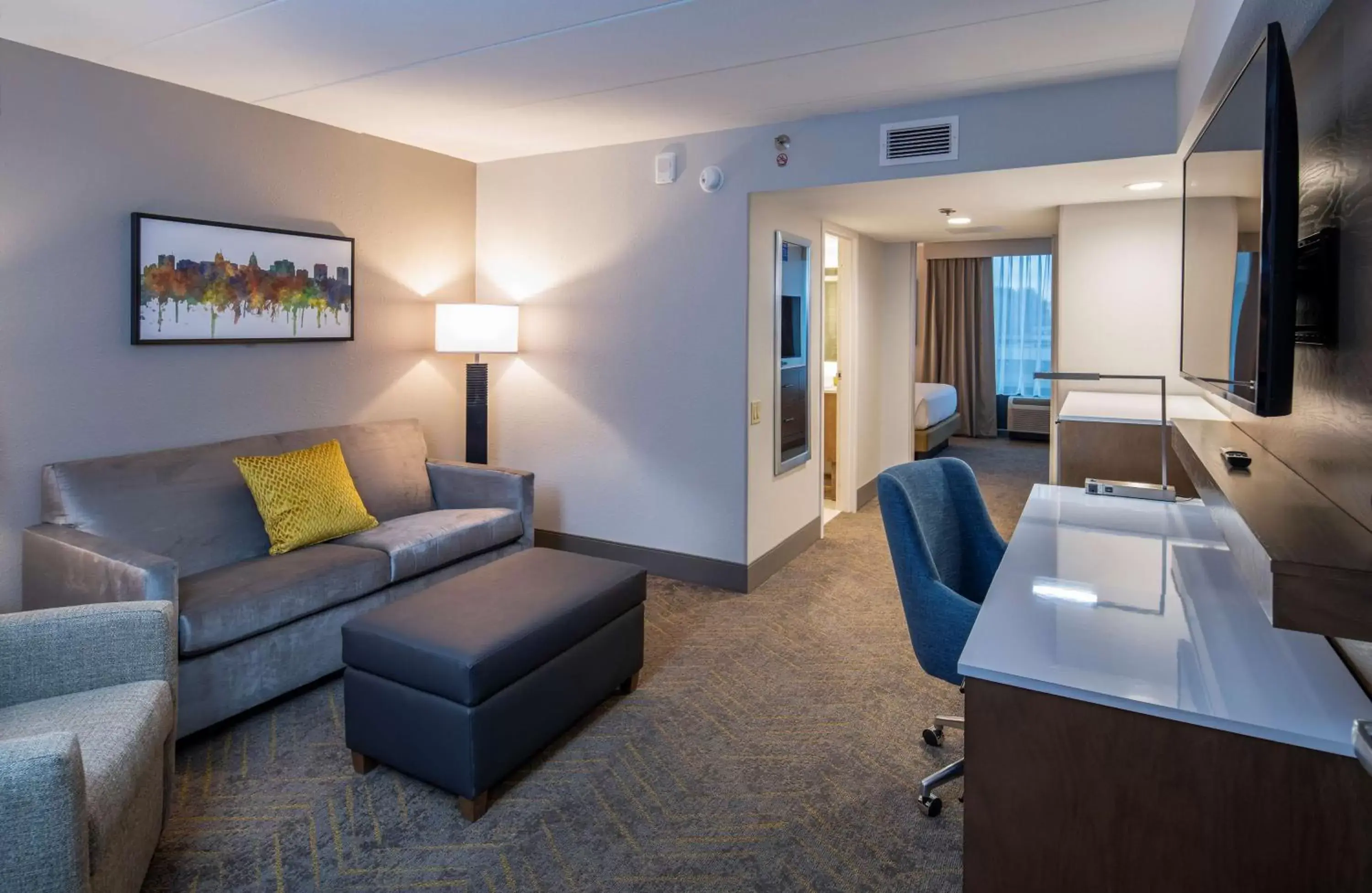 Bedroom, Seating Area in Doubletree By Hilton Madison East