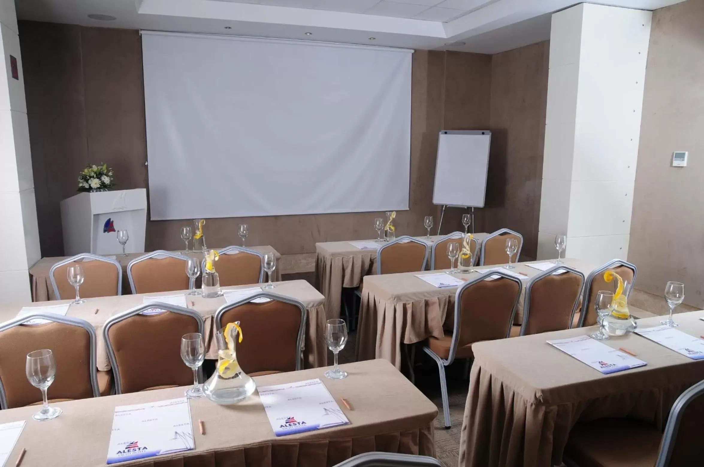 Business facilities in Alesta Yacht Hotel