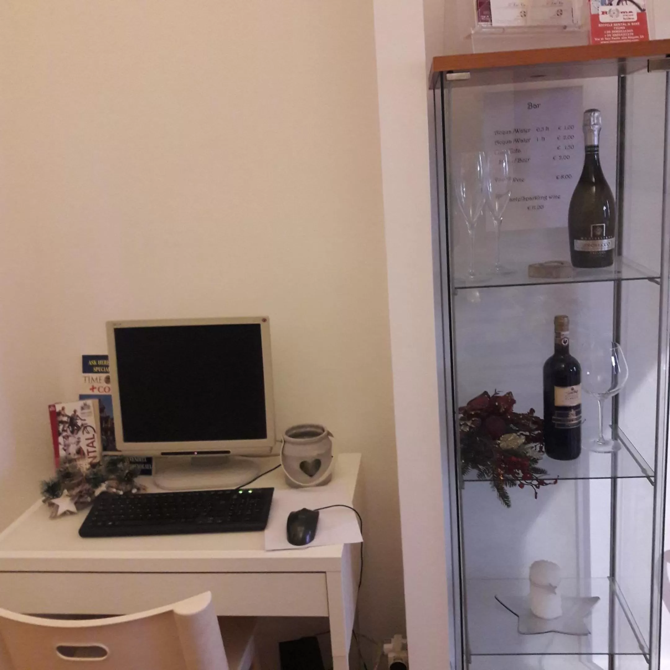 Entertainment in Hotel Mimosa Pantheon