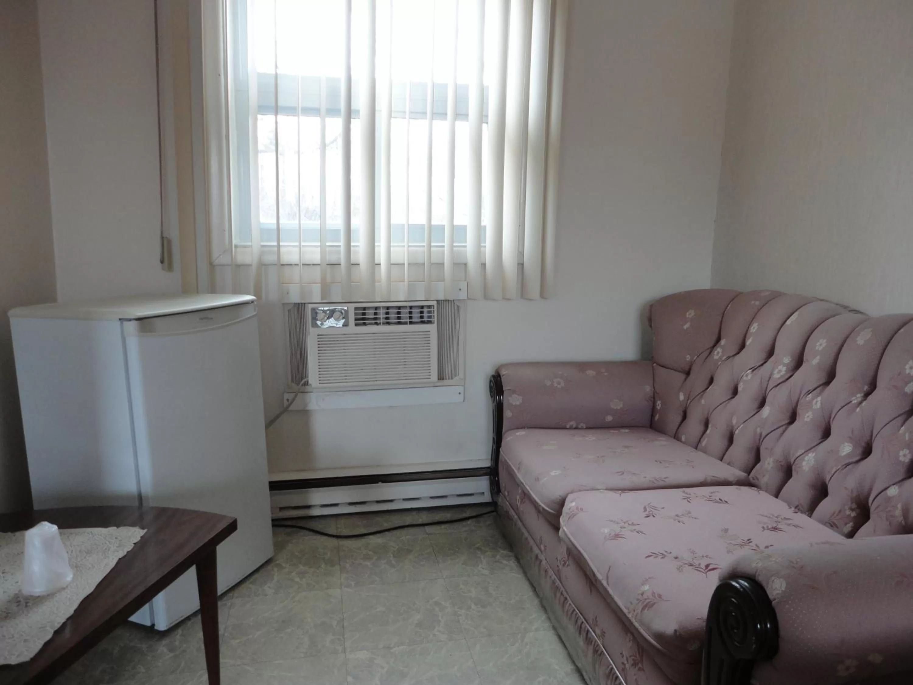 Day in Hipwell's Motel