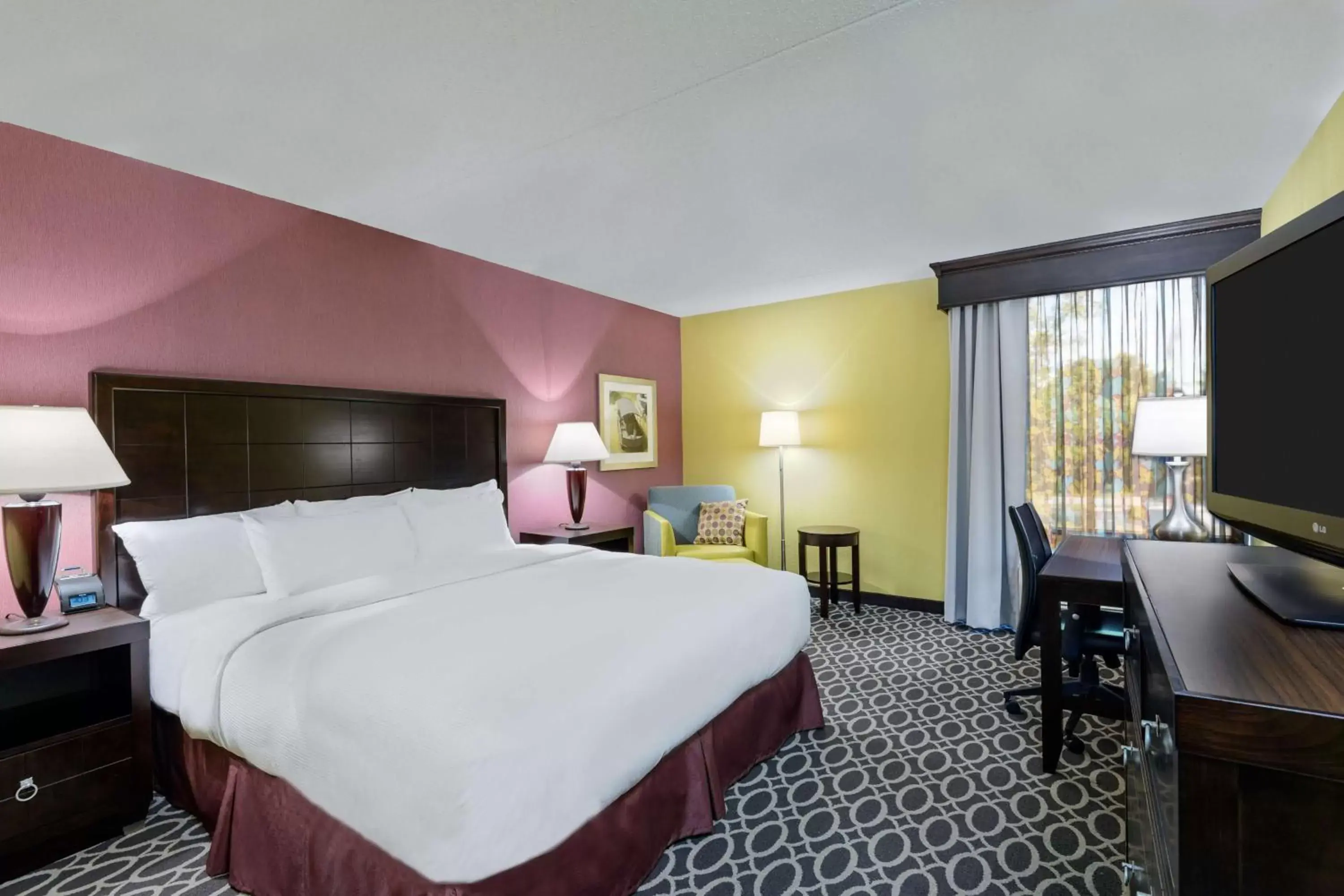 Bed in DoubleTree by Hilton Hotel Richmond - Midlothian