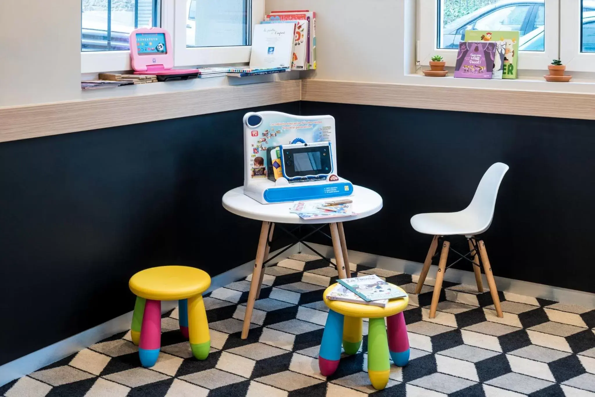 Kids's club in ibis Styles Clamart Gare Grand Paris