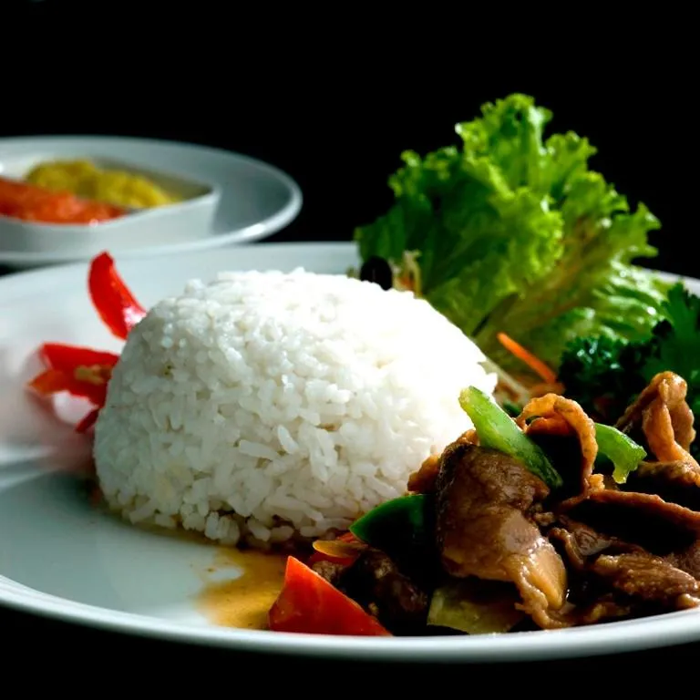 Restaurant/places to eat in Ros-In Hotel