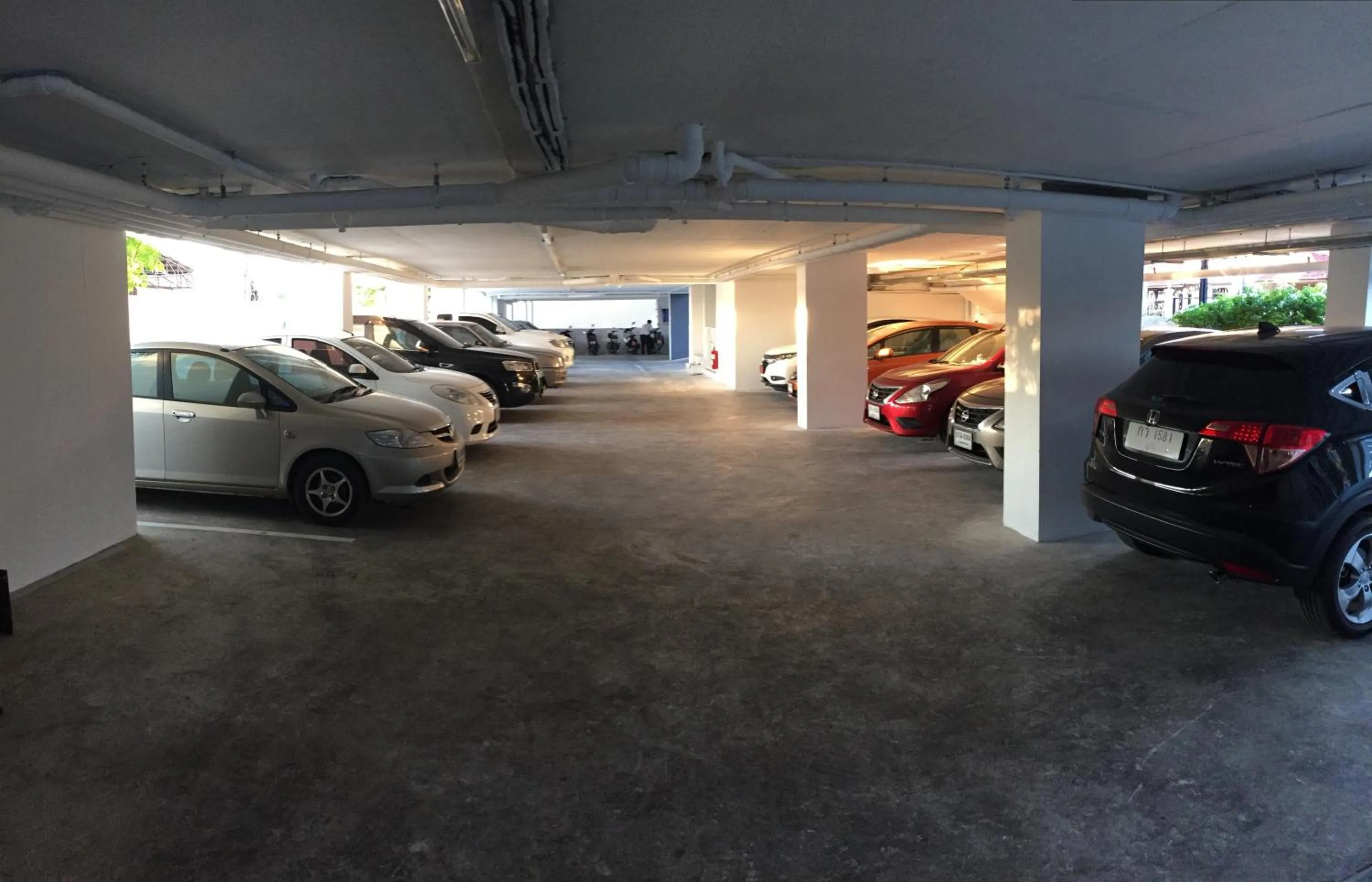 Property building in Leelawadee Naka