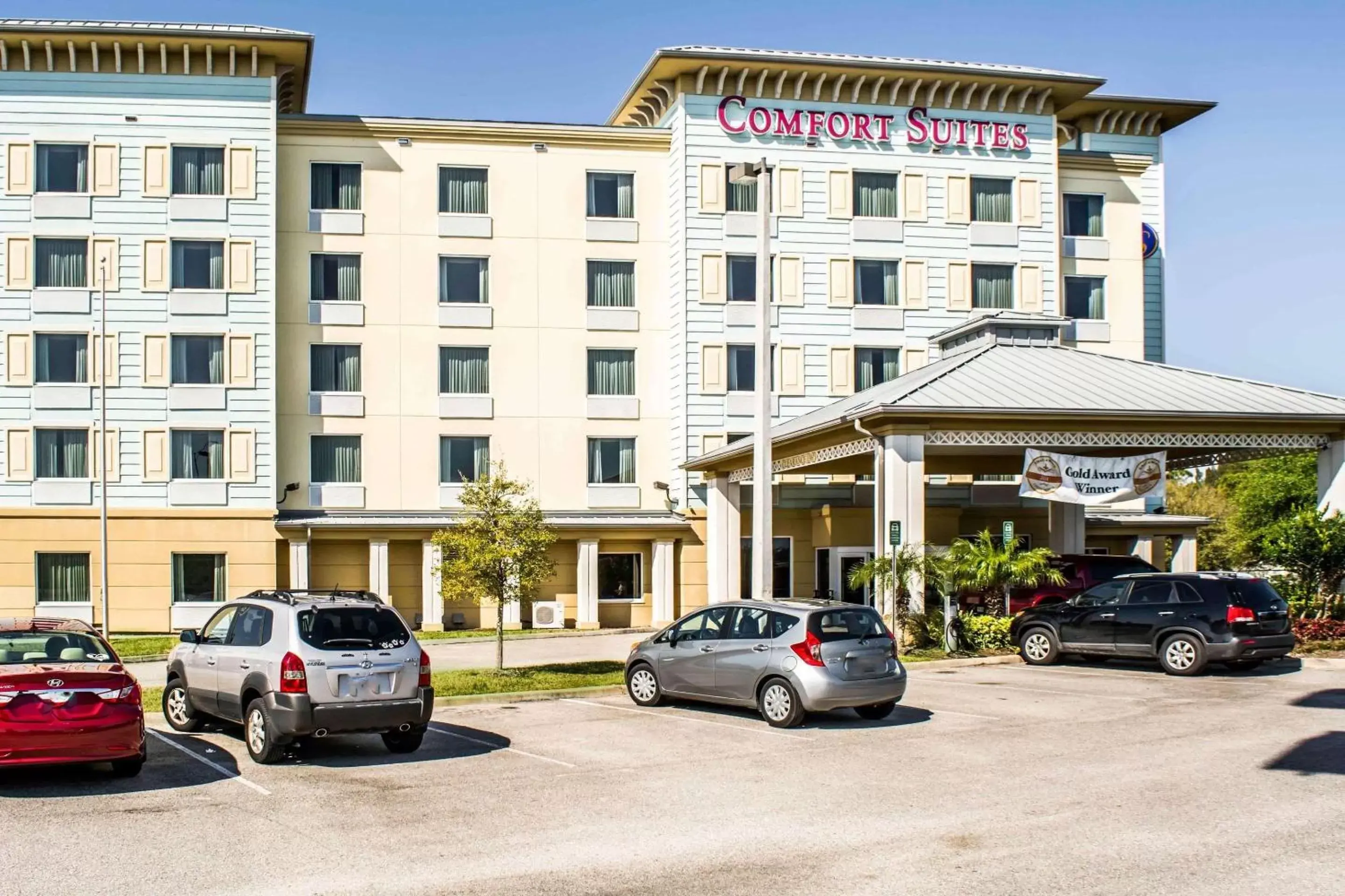 Property building in Comfort Suites Palm Bay - Melbourne Property building in Comfort Suites Palm Bay - Melbourne