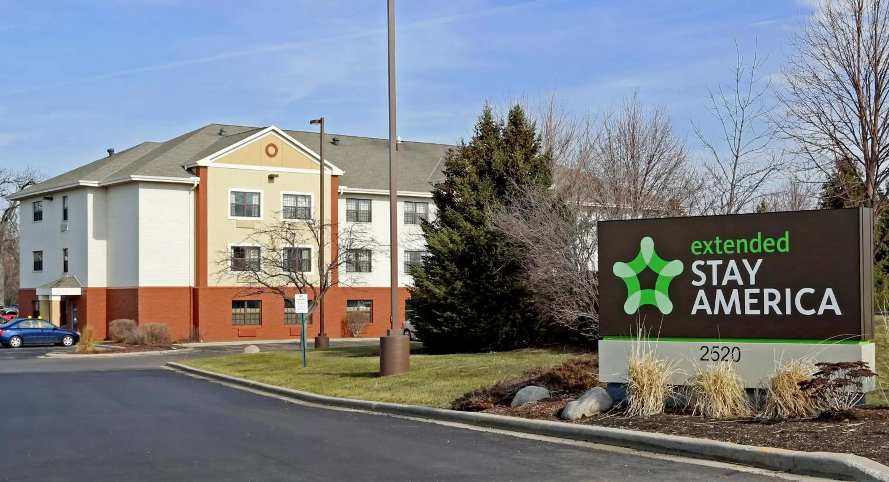 Property building in Extended Stay America Suites - Milwaukee - Waukesha