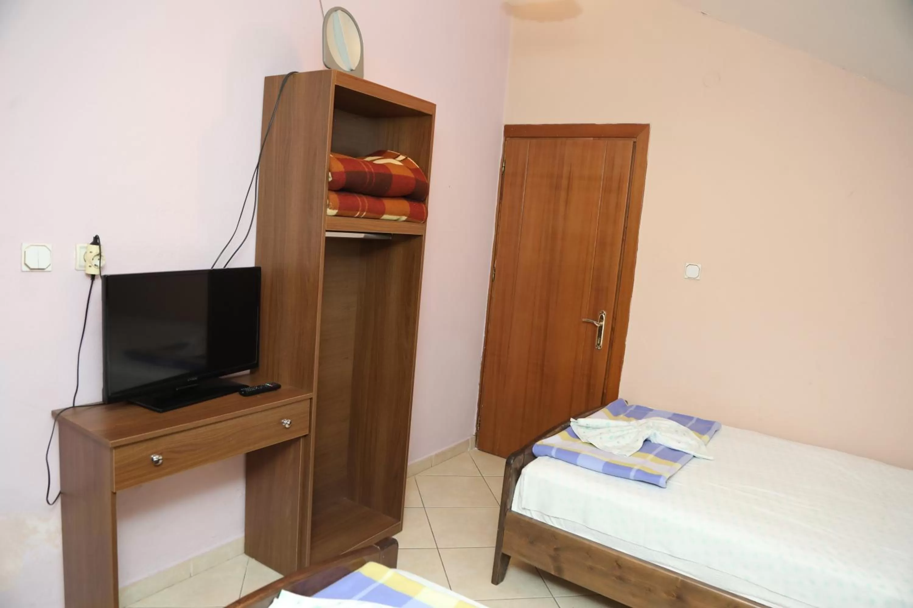 TV/Entertainment Center in Hotel Kabashi