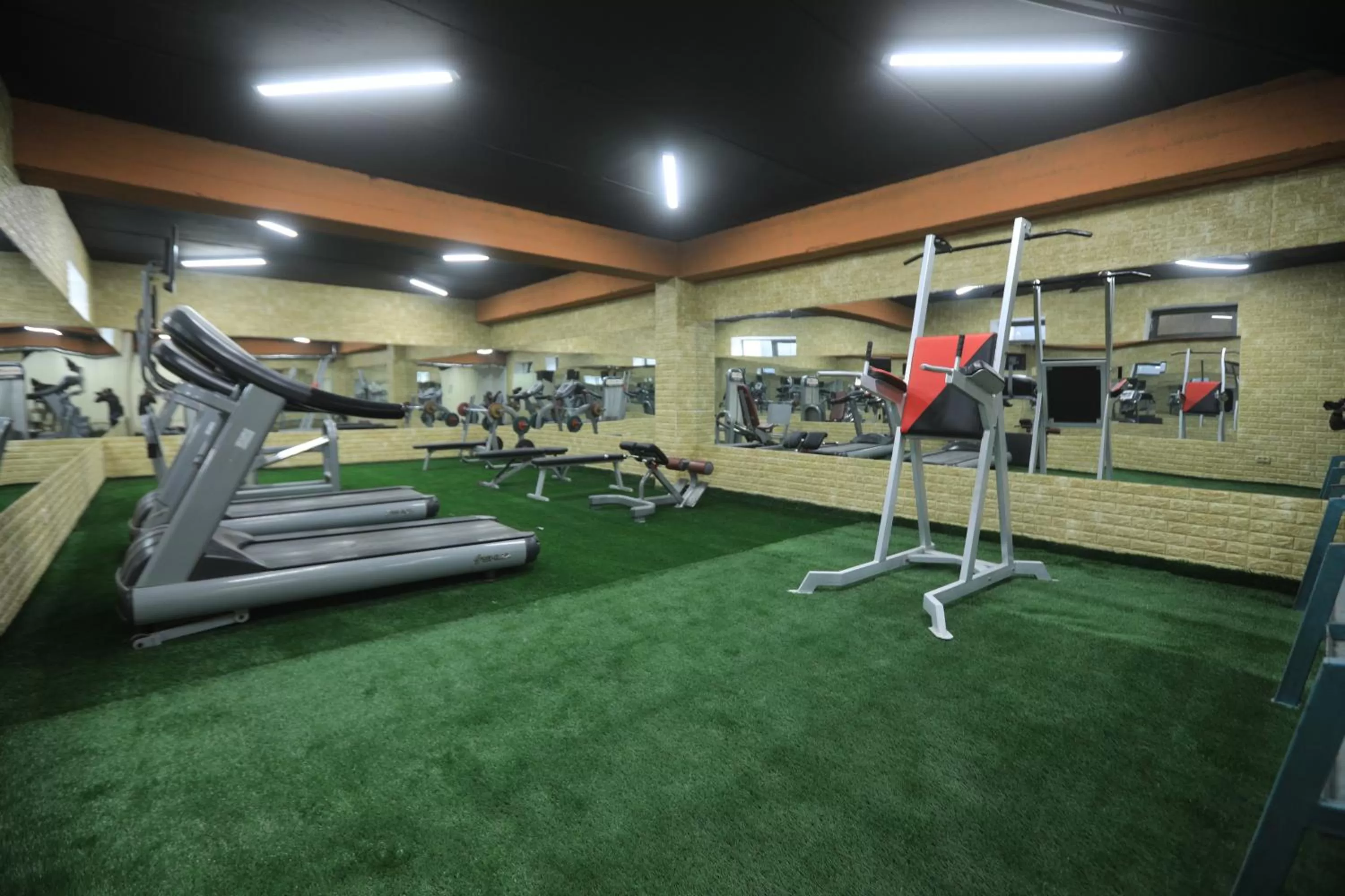 Fitness centre/facilities in CHlNOR HOTEL