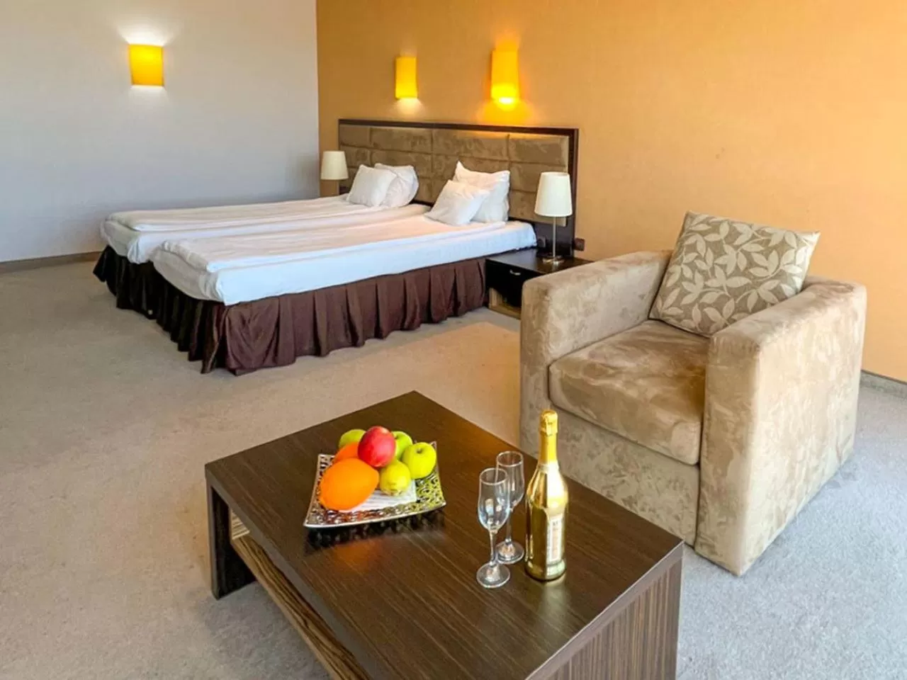 Bedroom, Bed in Hotel Dream