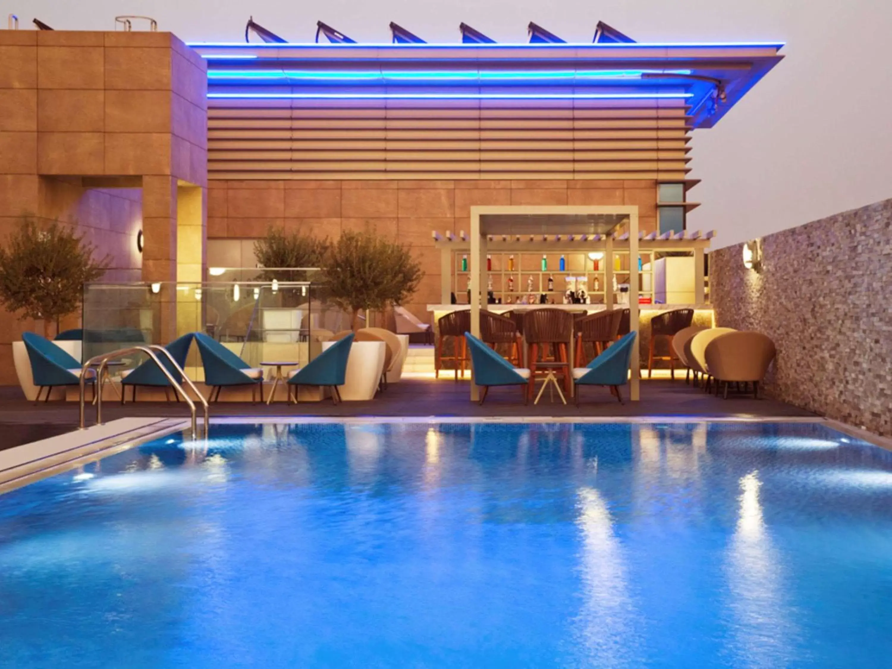 Lounge or bar in Novotel Bur Dubai - Healthcare City