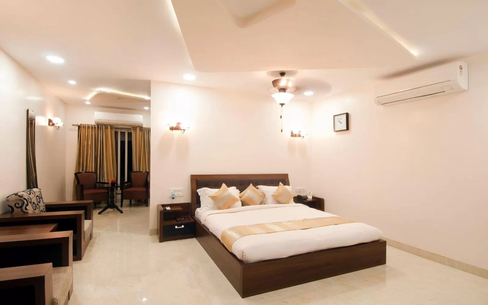 Bedroom in Hotel The Sudesh