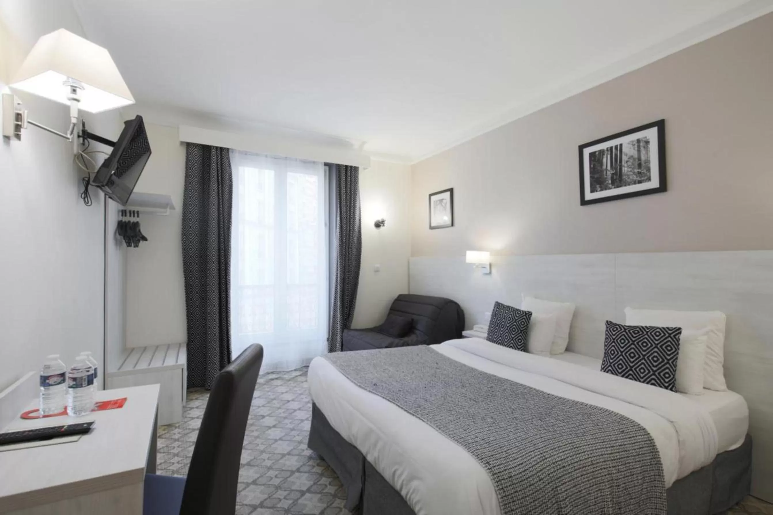 Bed in Grand Hôtel Des Gobelins