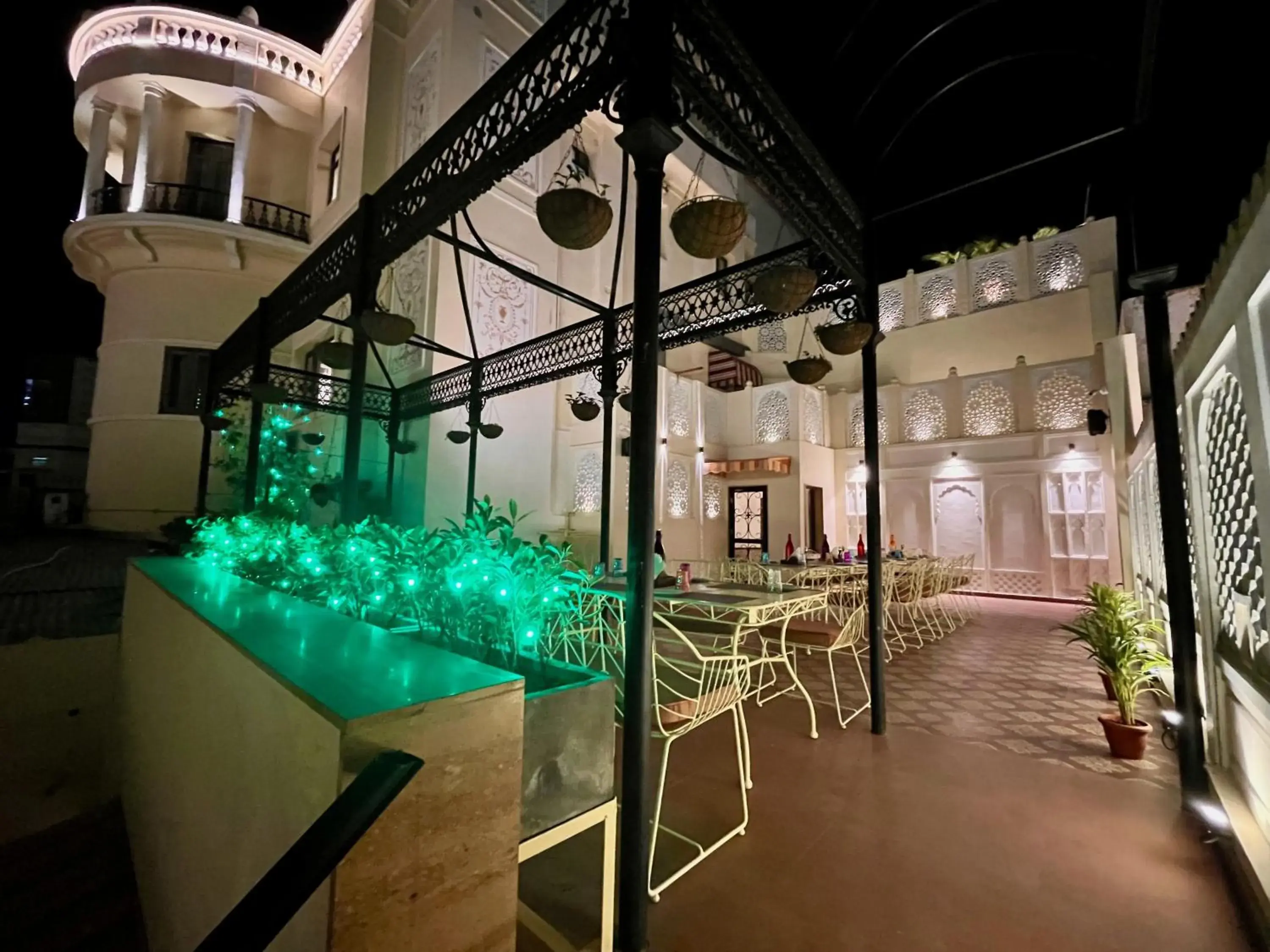 Restaurant/places to eat in Ratnawali – A Vegetarian Heritage Hotel Restaurant/places to eat in Ratnawali – A Vegetarian Heritage Hotel