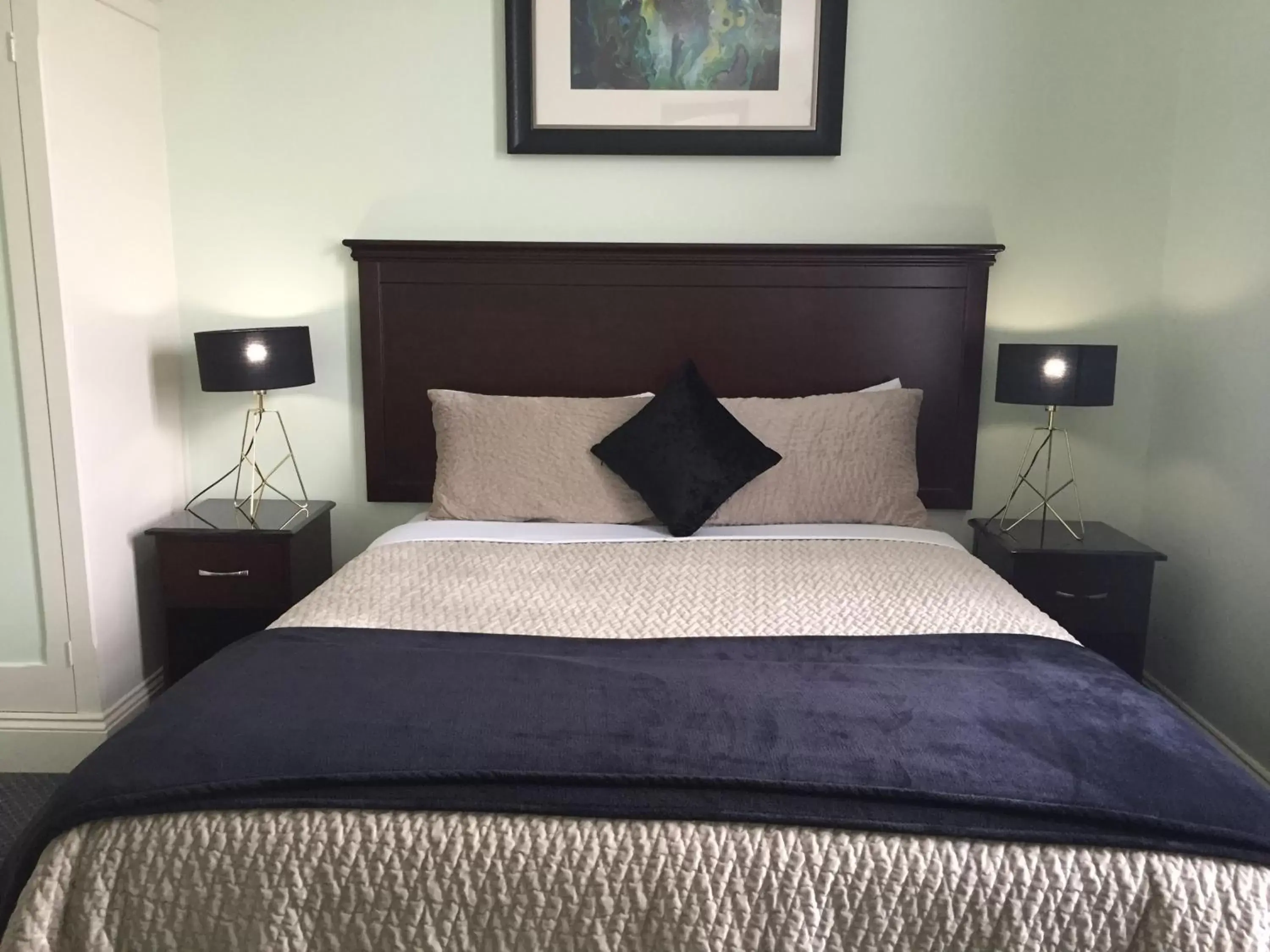 Bed in Art Hotel on York Bed in Art Hotel on York