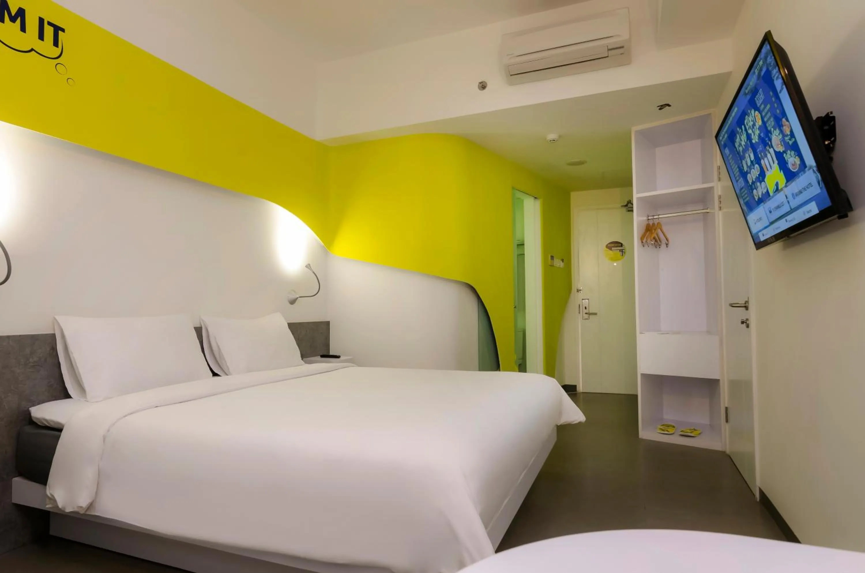 Bed in Yello Hotel Jemursari