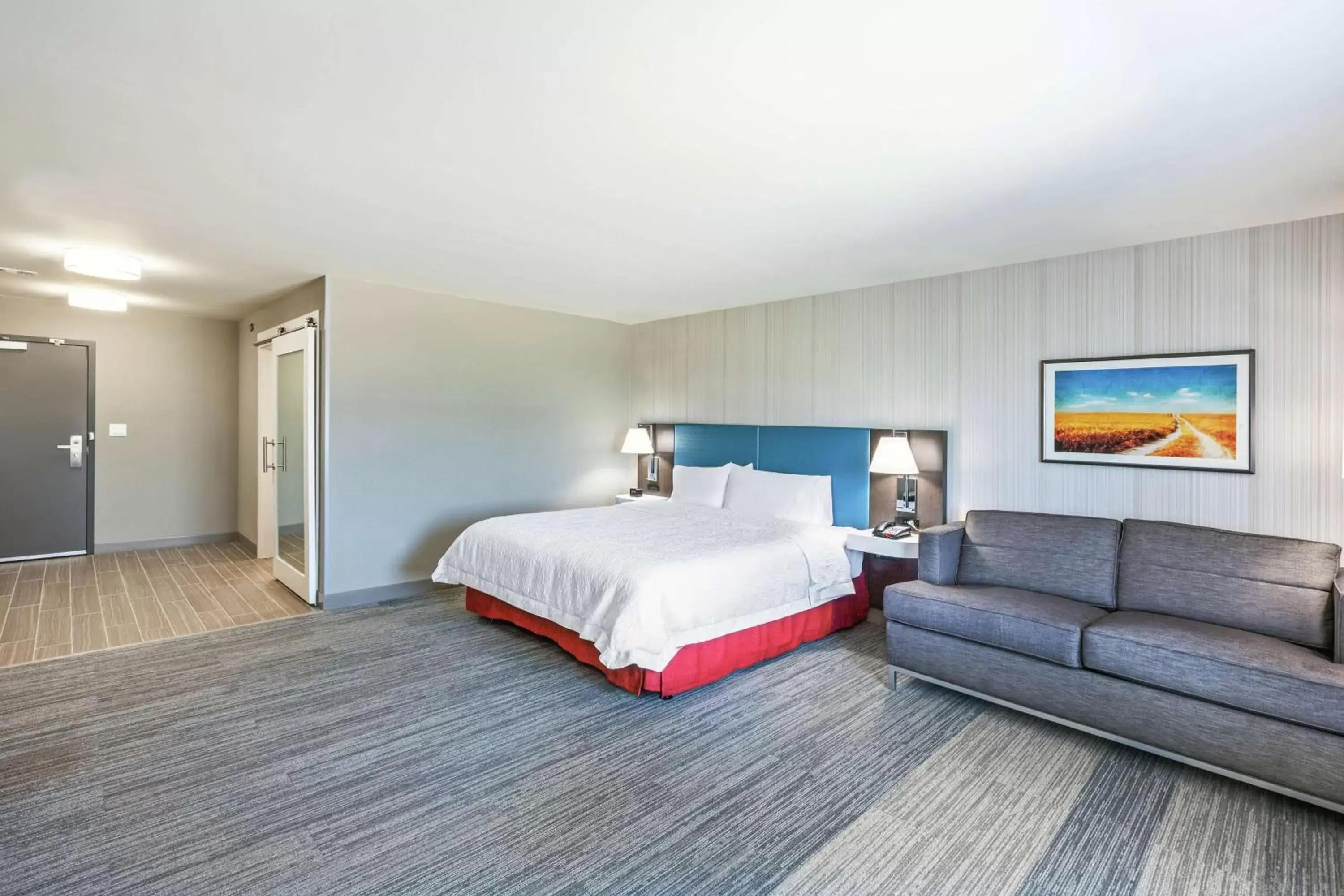 Living room, Bed in Hampton Inn Gardner Living room, Bed in Hampton Inn Gardner