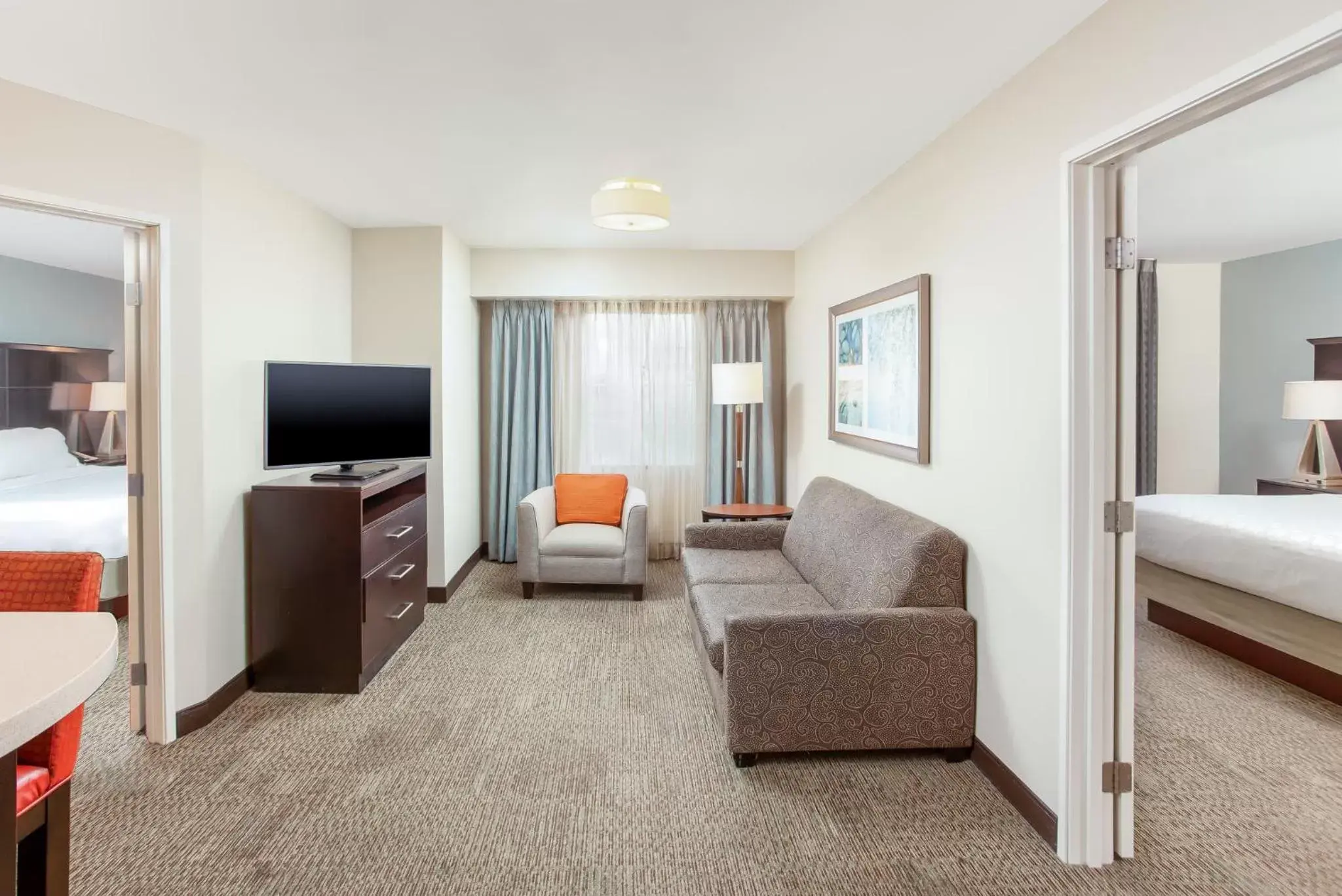 Photo of the whole room, Seating Area in Staybridge Suites Chandler, an IHG Hotel