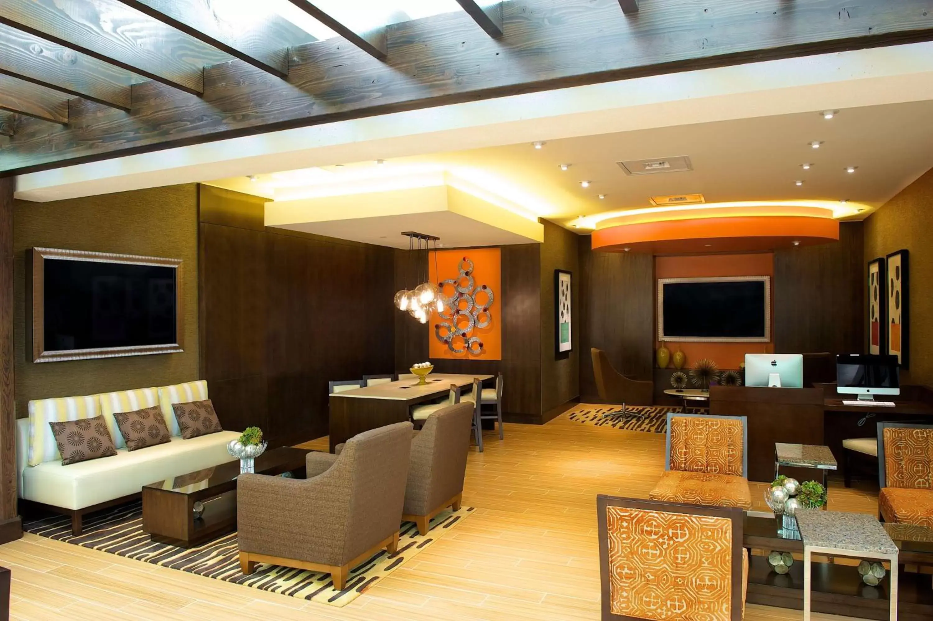Lobby or reception, Lounge/Bar in Hilton Orange County/Costa Mesa