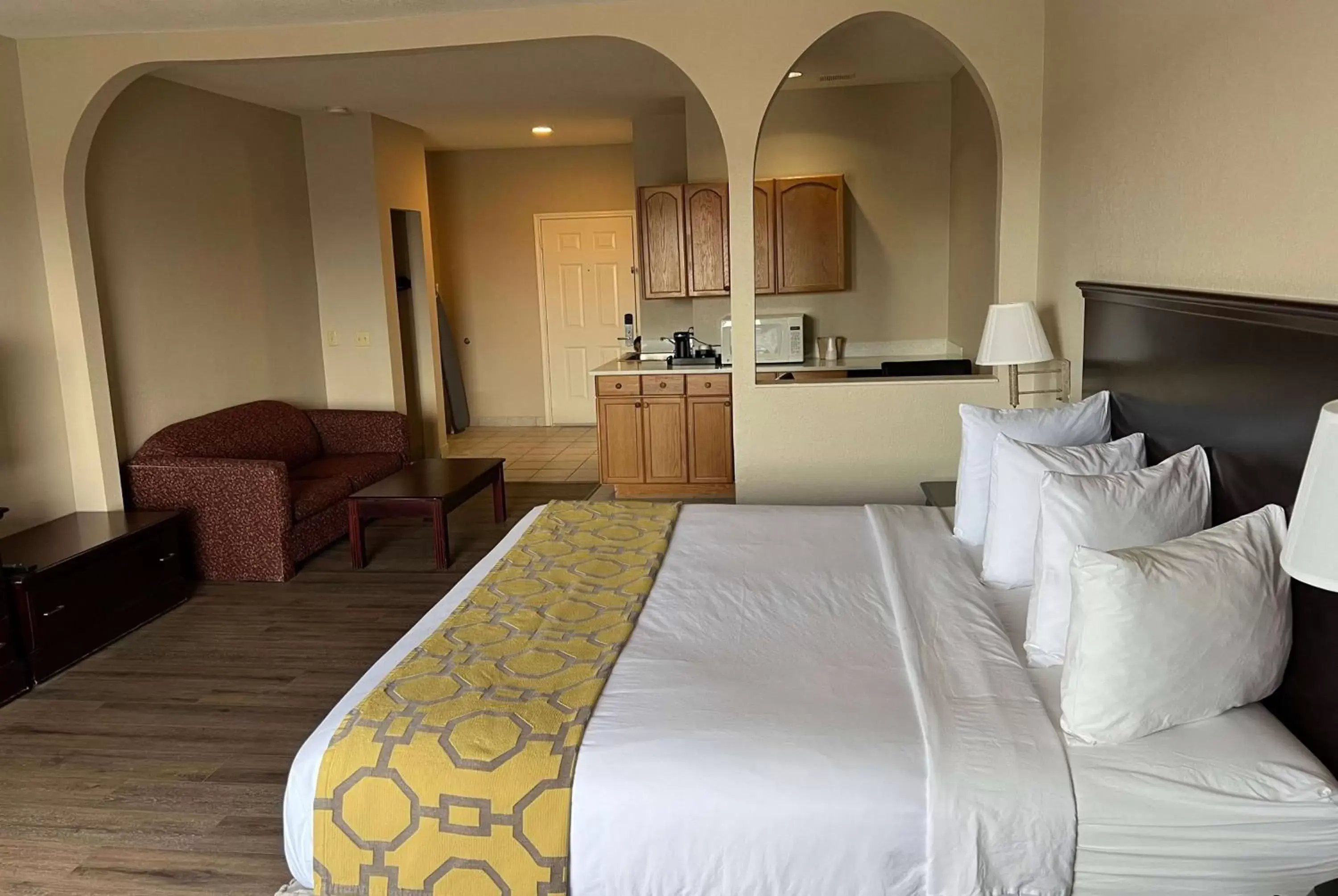 Bed in Baymont by Wyndham Houston Brookhollow