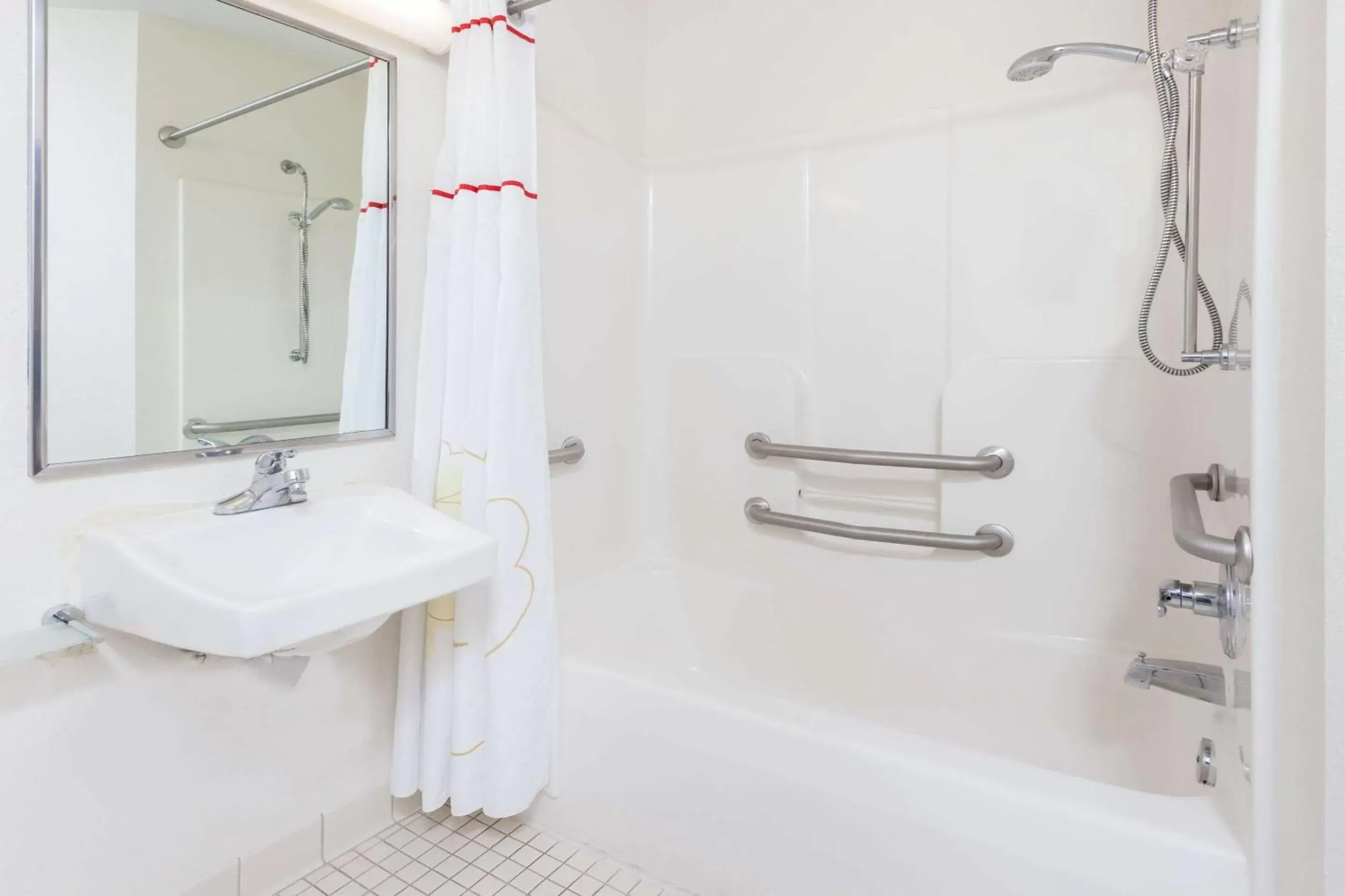 Bedroom, Bathroom in MainStay Suites Raleigh - Cary