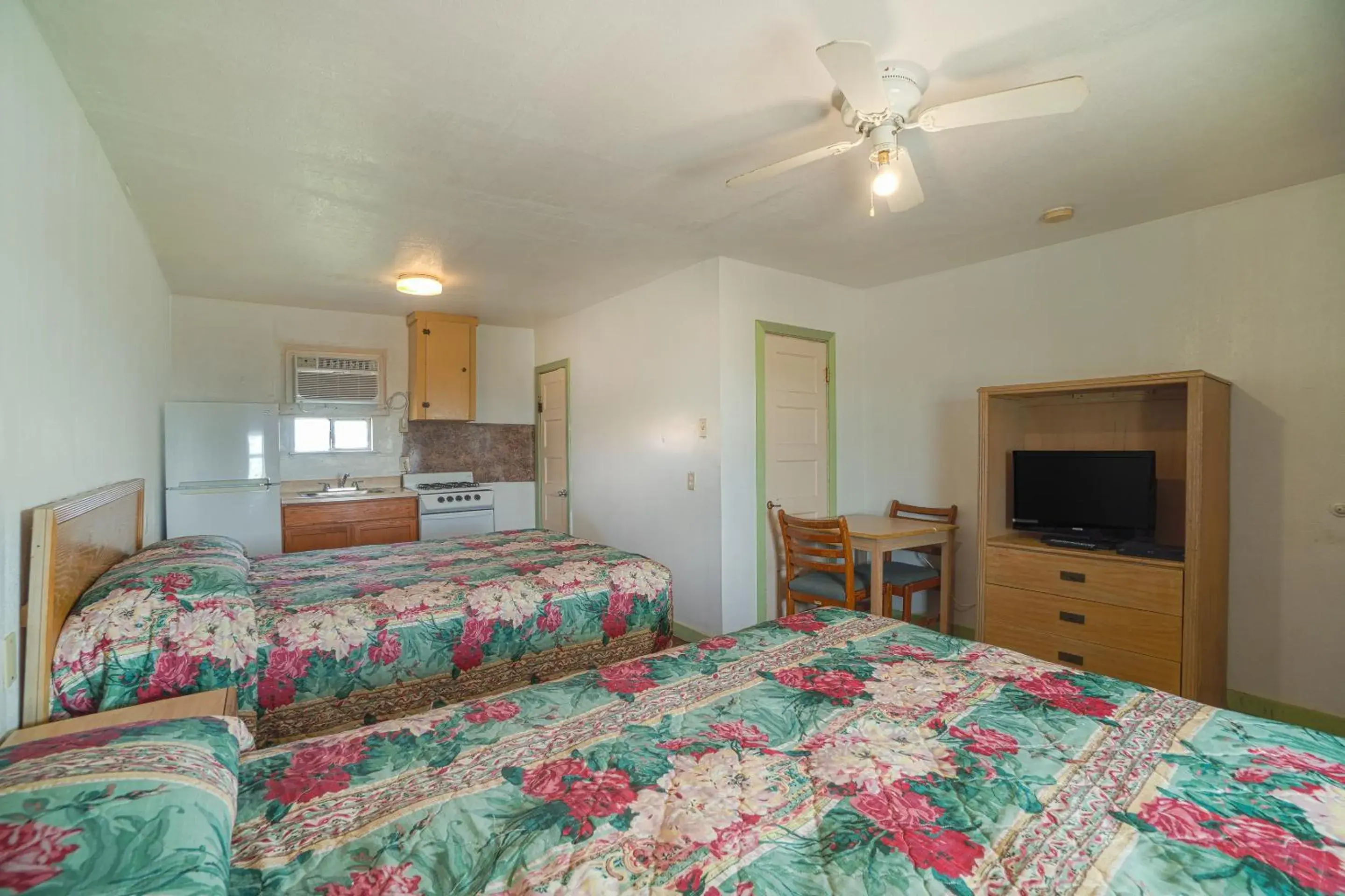 Bedroom, Bed in Budget Inn By OYO Corpus Christi Beach