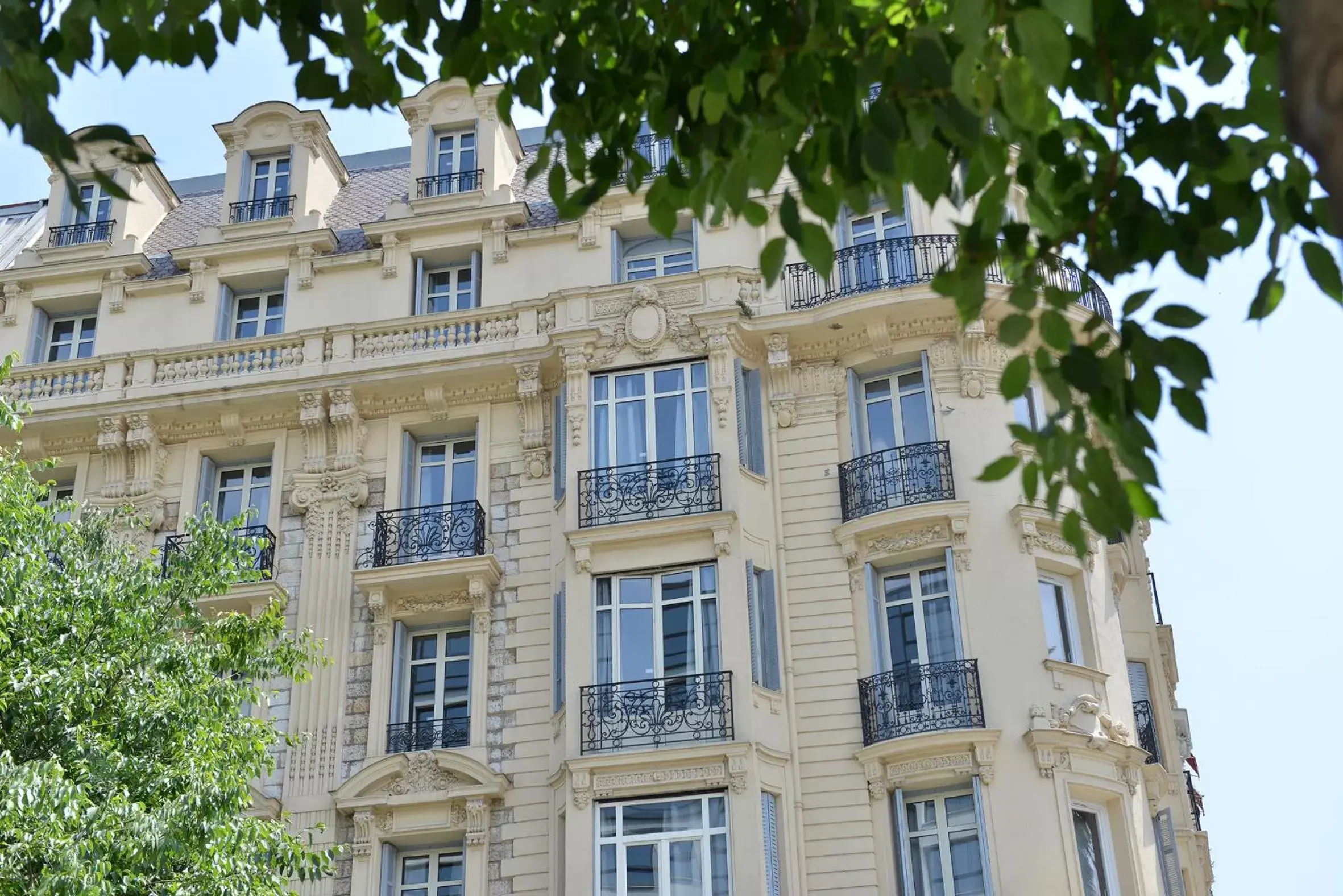 Facade/entrance, Property Building in Hotel La Villa Nice Victor Hugo