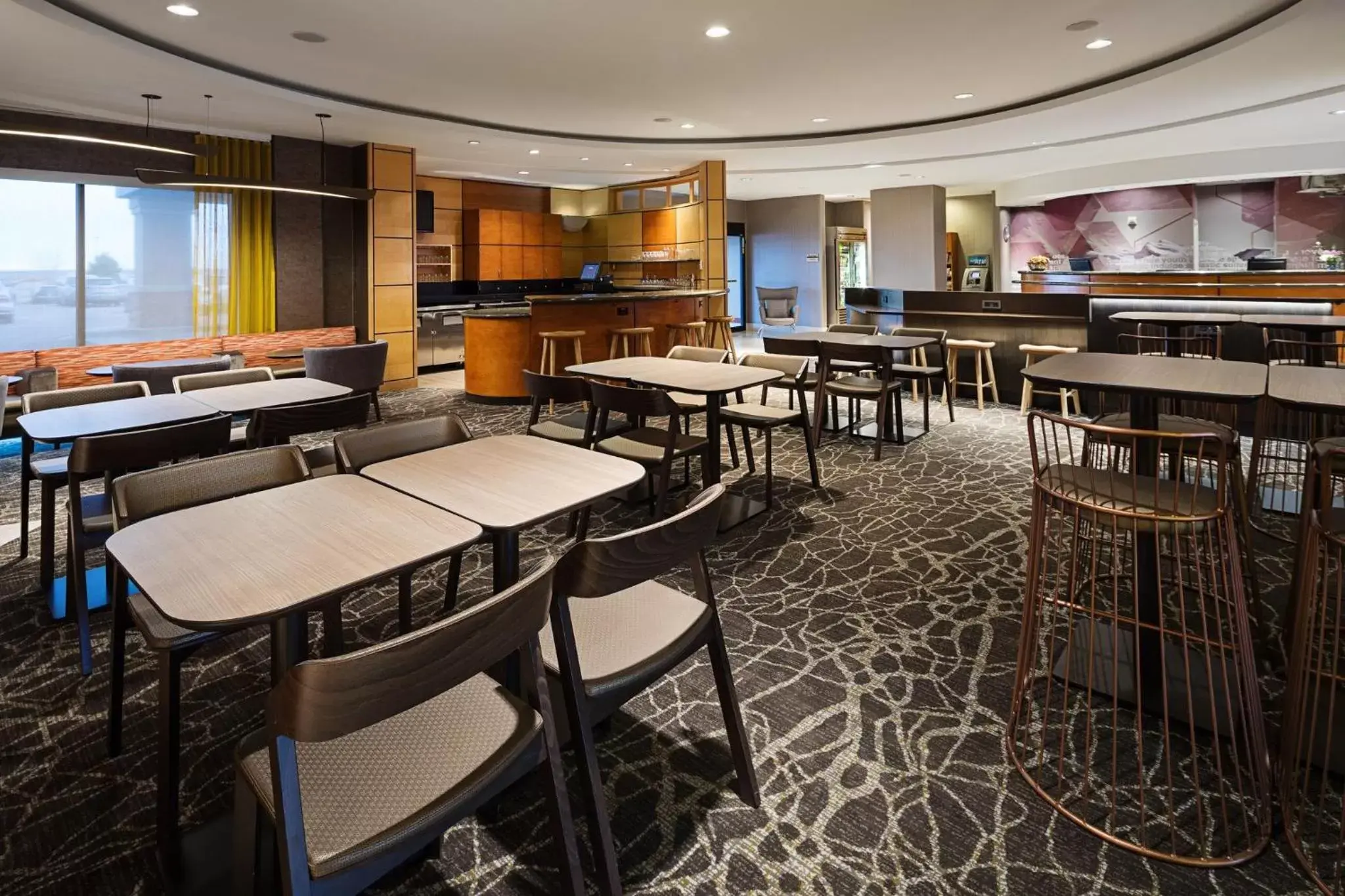 Restaurant/Places to Eat in SpringHill Suites by Marriott Denver Airport