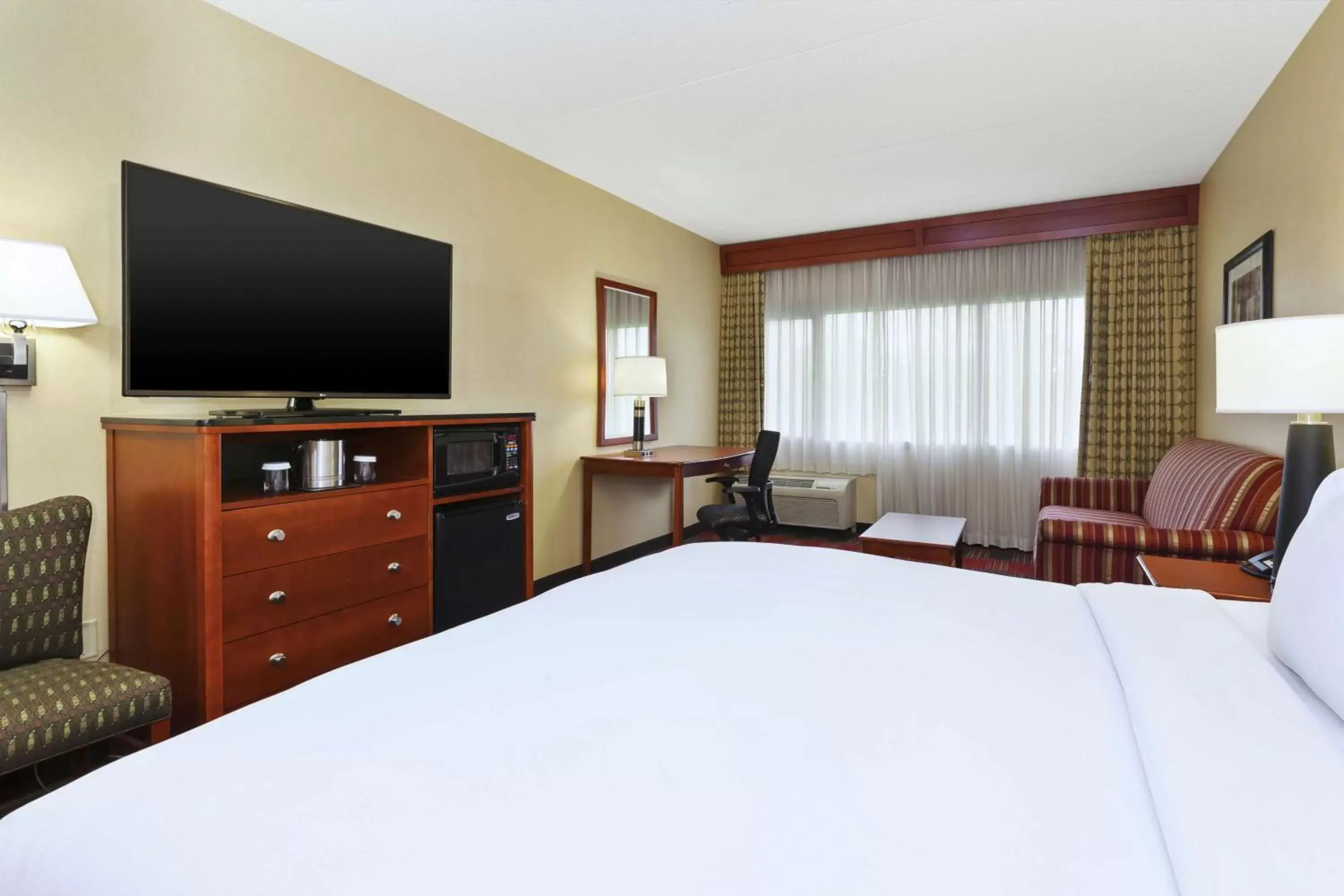 Bedroom, Bed in DoubleTree by Hilton Holland