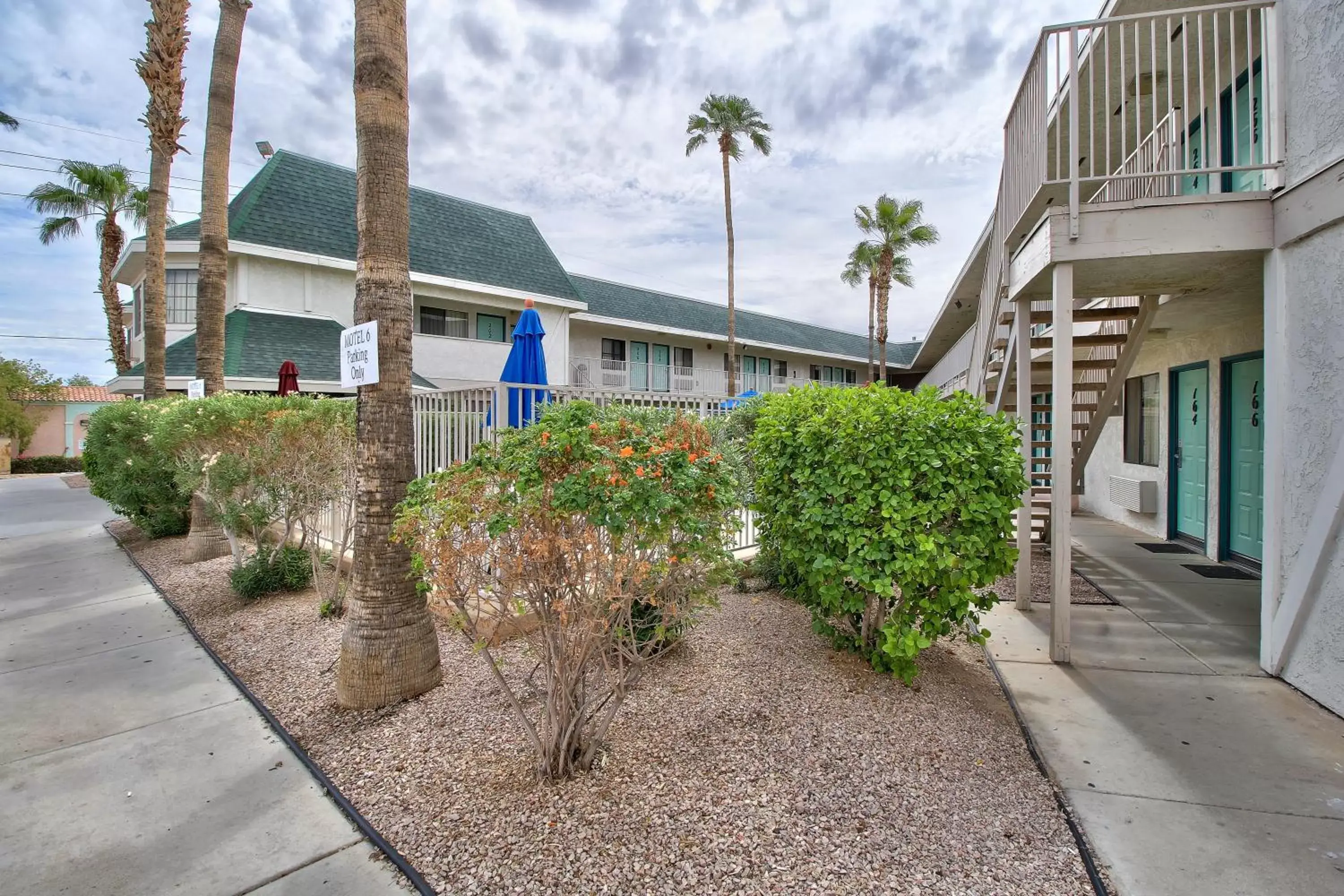 Property Building in Motel 6-Yuma, AZ - East