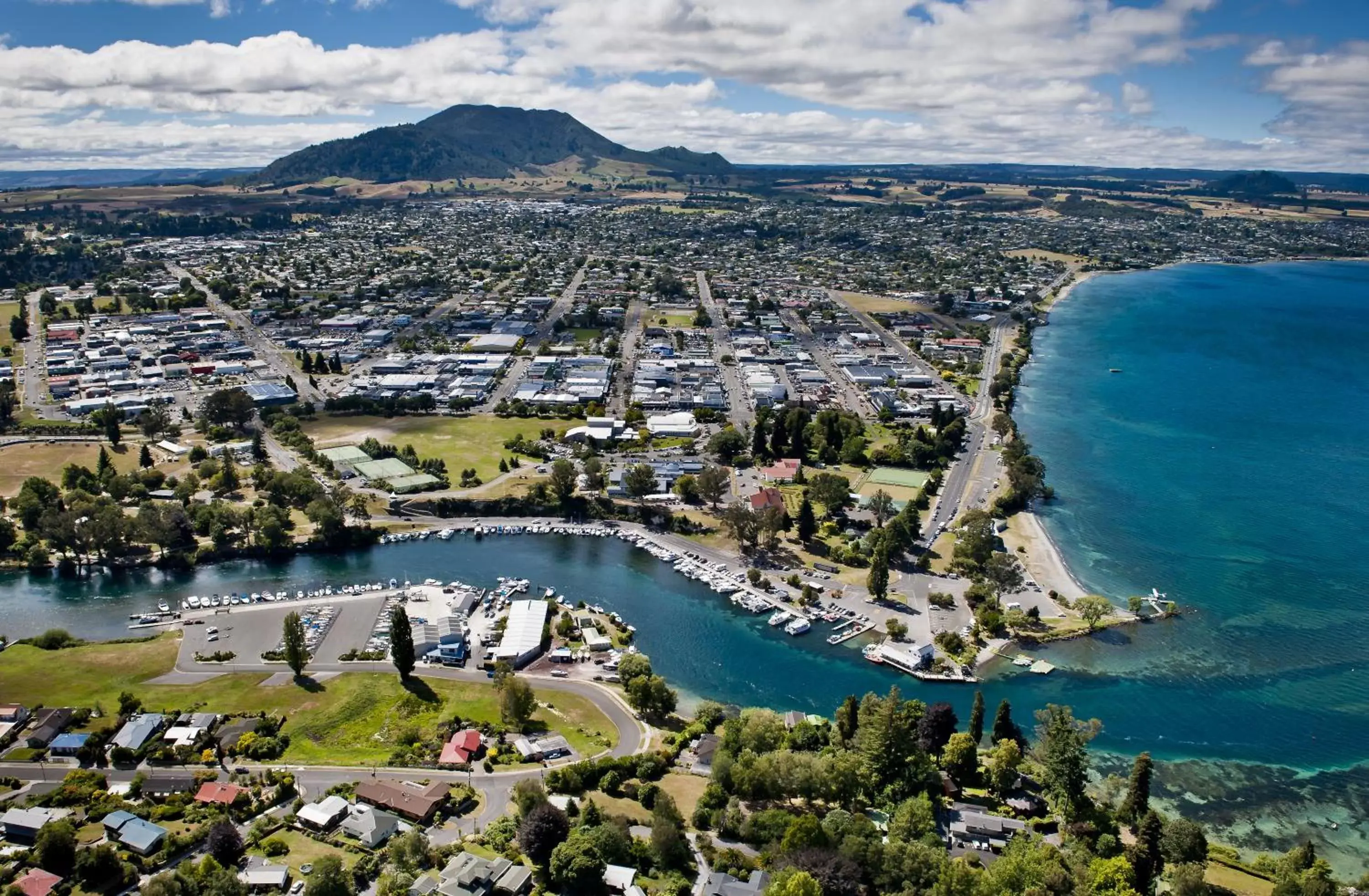 Bird's eye view, Bird's-eye View in Alpine Lake Motel