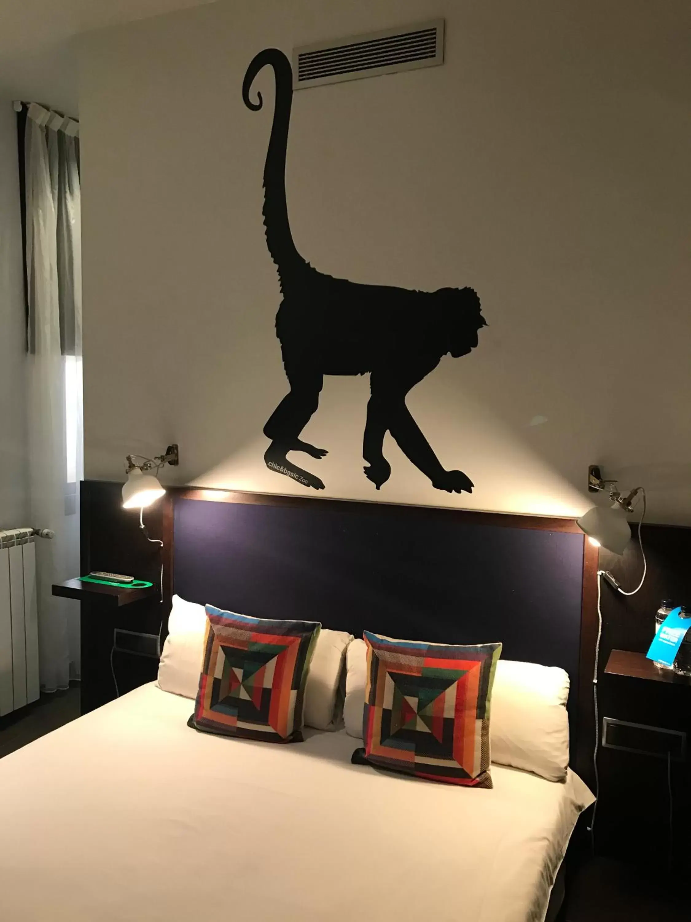 Bedroom in Chic & Basic Zoo