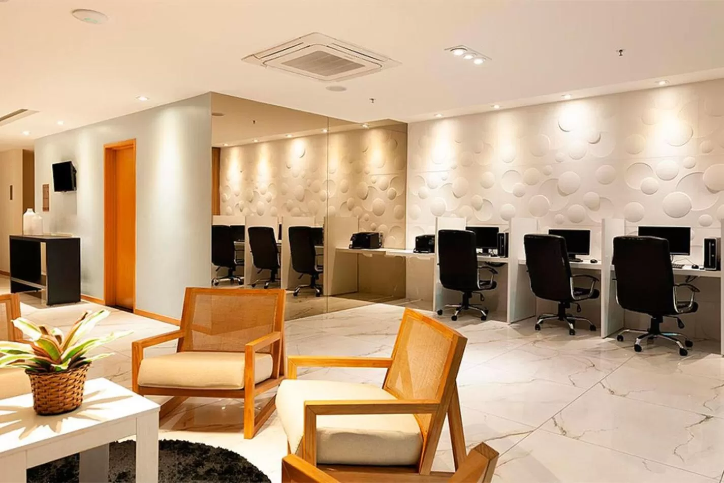 Meeting/conference room in Oásis Cabo Frio Hotel