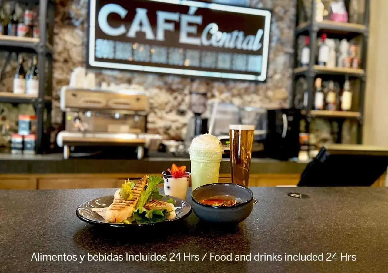 Food and drinks in Historico Central, Fine Coffee Shop & Walking tour included