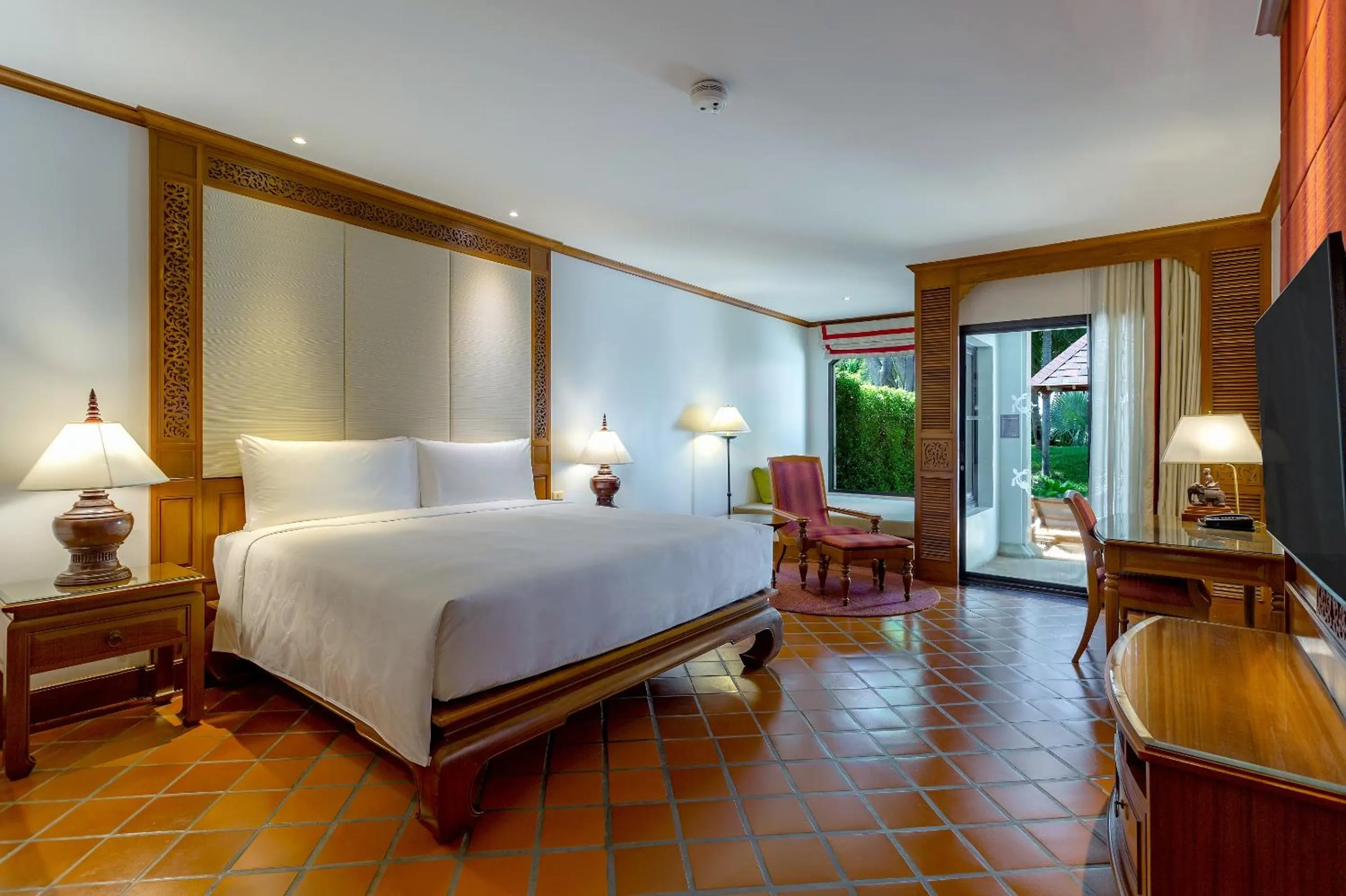 Seating area, Bed in JW Marriott Phuket Resort and Spa