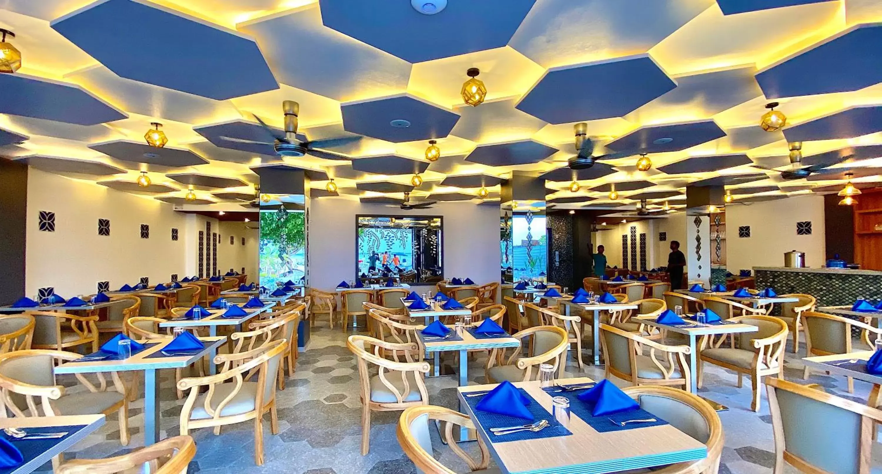 Restaurant/places to eat in Kaani Palm Beach Restaurant/places to eat in Kaani Palm Beach