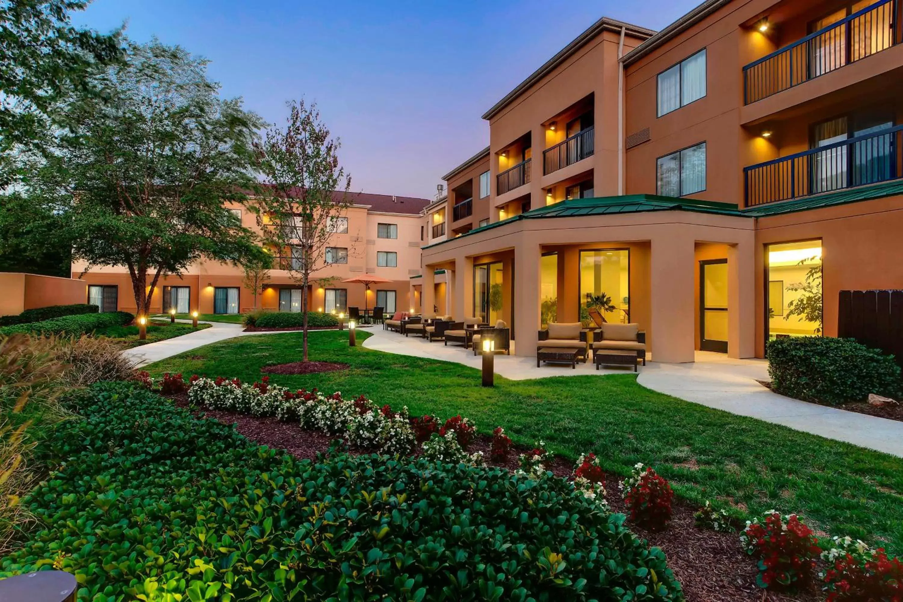 Property Building in Courtyard by Marriott Richmond Airport