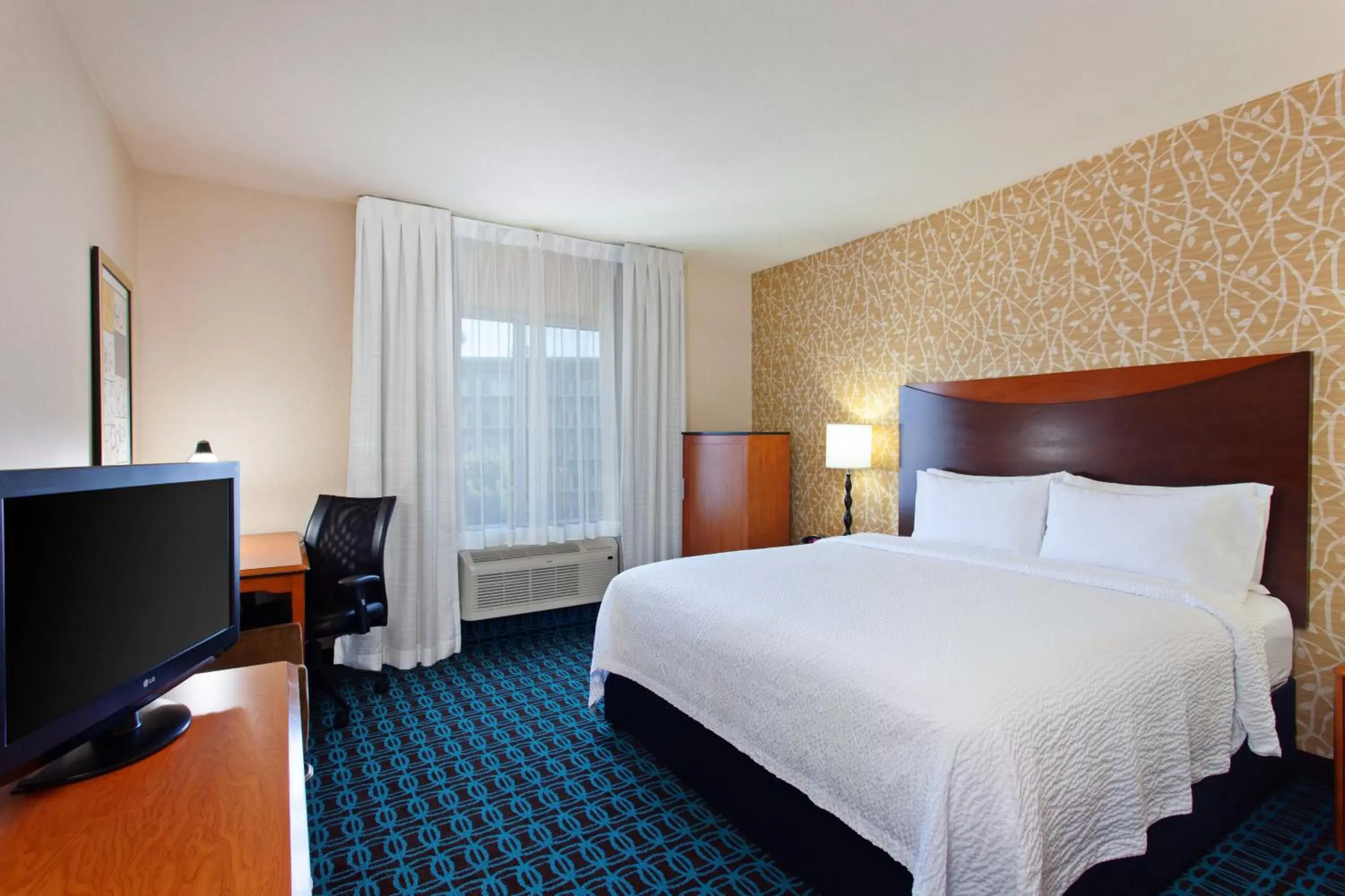 Photo of the whole room, Bed in Fairfield Inn & Suites - Los Angeles West Covina