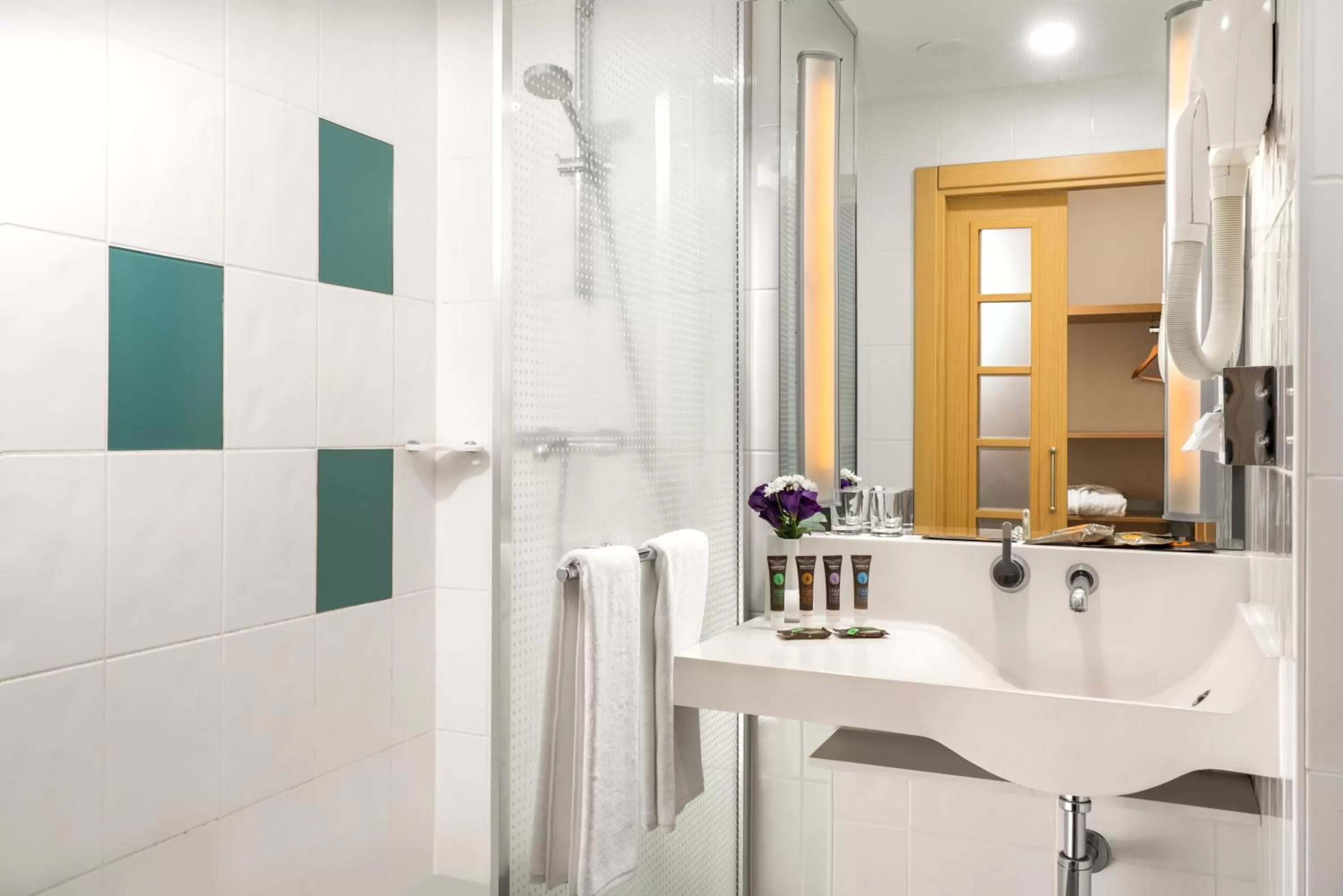 Shower in Novotel Kayseri