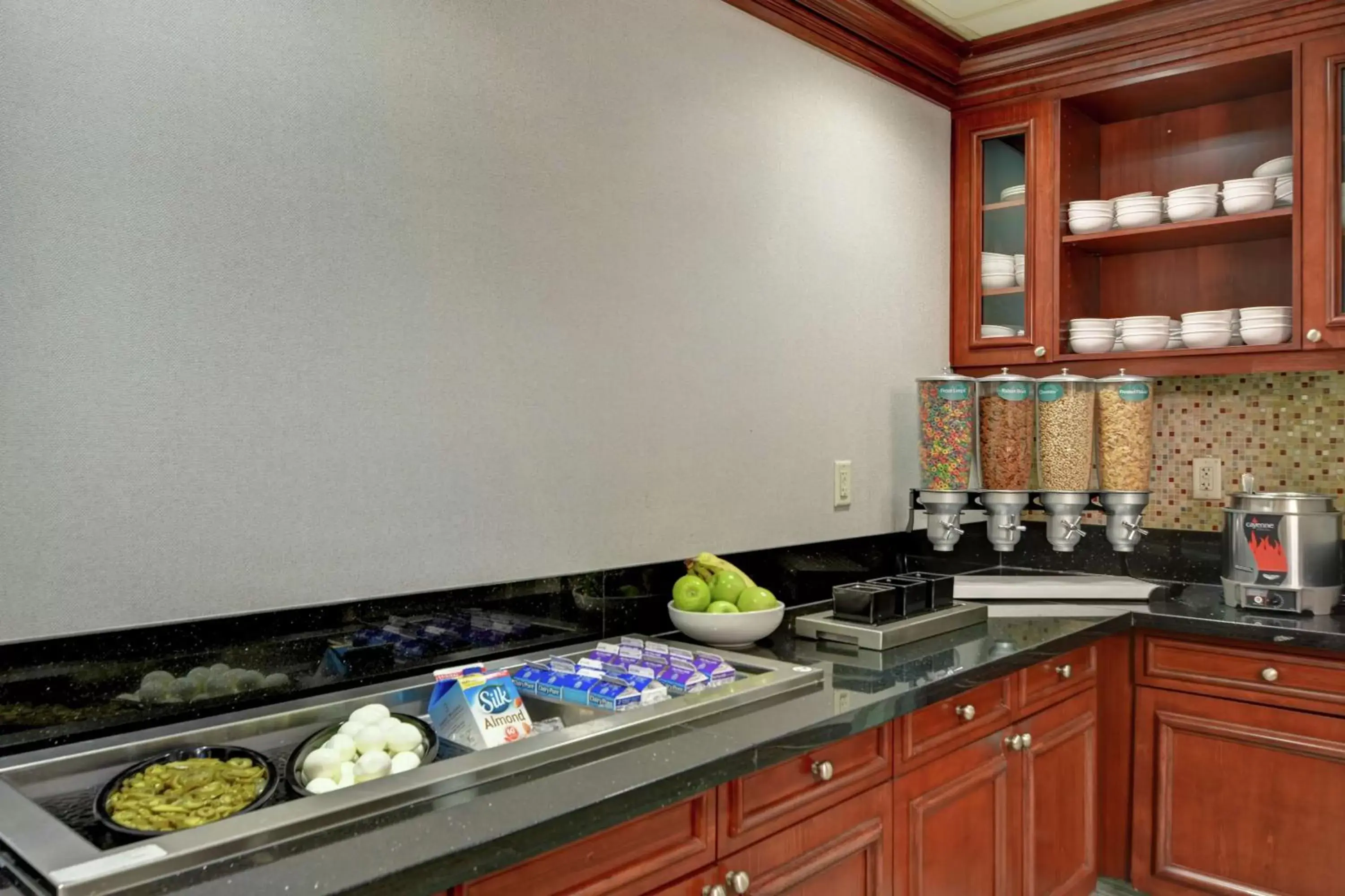 Breakfast, Kitchen/Kitchenette in Homewood Suites by Hilton Reno