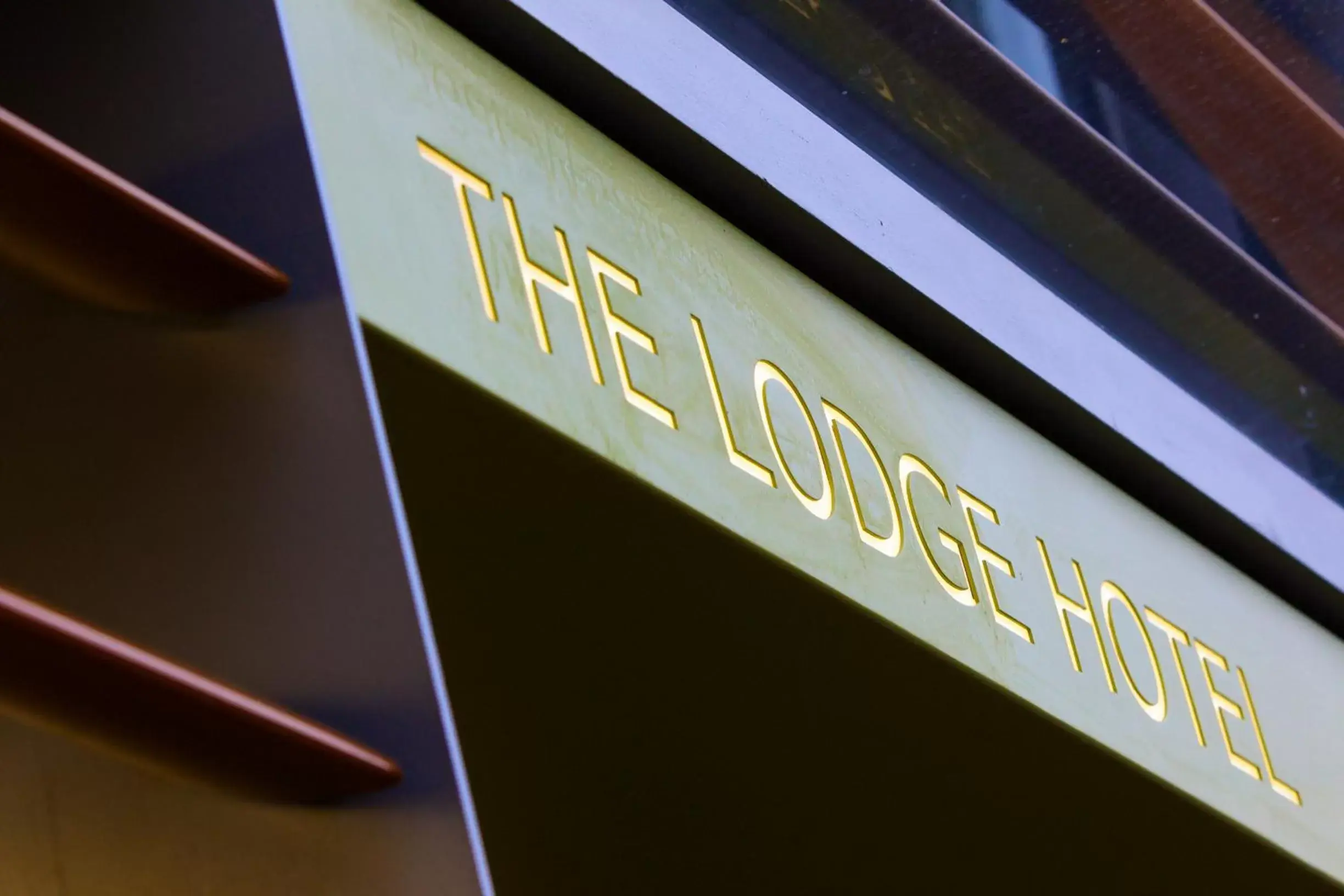 Facade/entrance in The Lodge Hotel - Putney