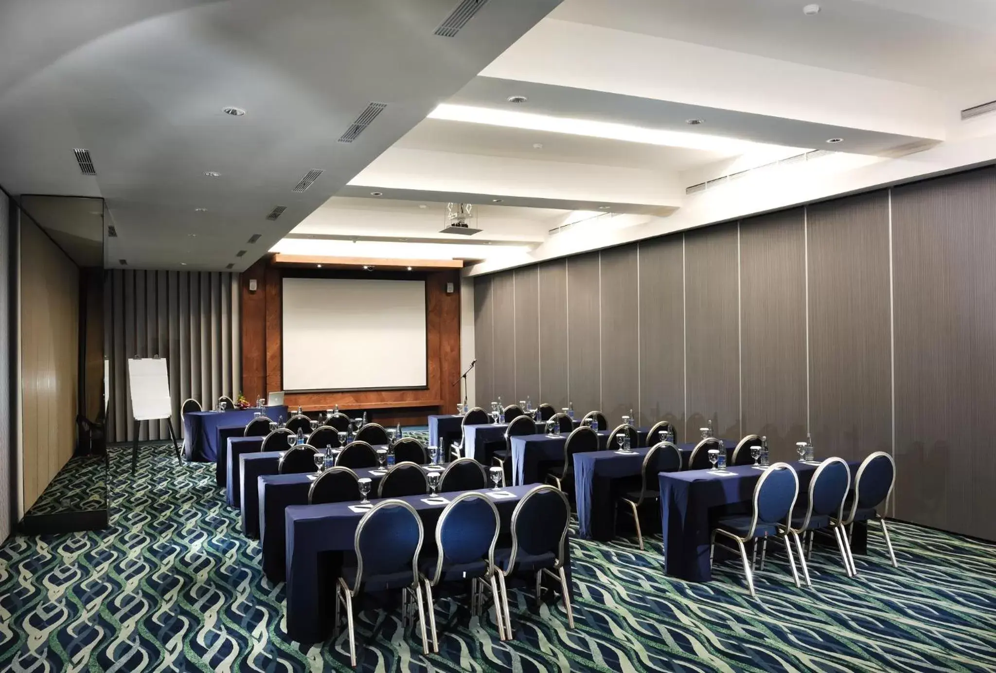 Meeting/conference room, Business Area/Conference Room in Holiday Inn Bandung Pasteur, an IHG Hotel