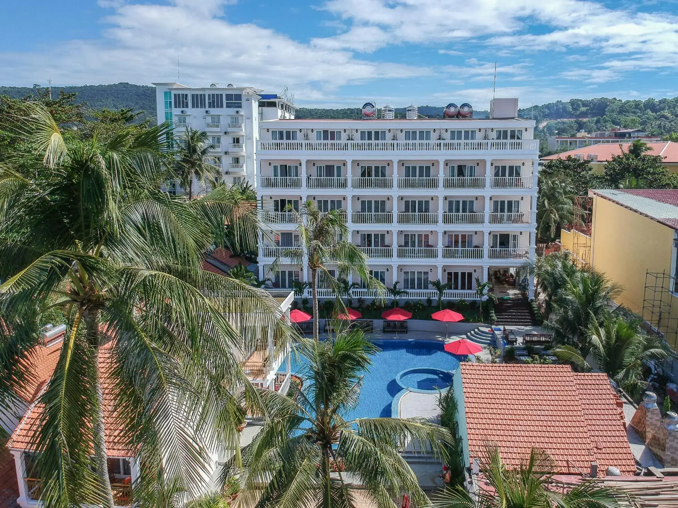 Property building in Phuong Binh House Property building in Phuong Binh House