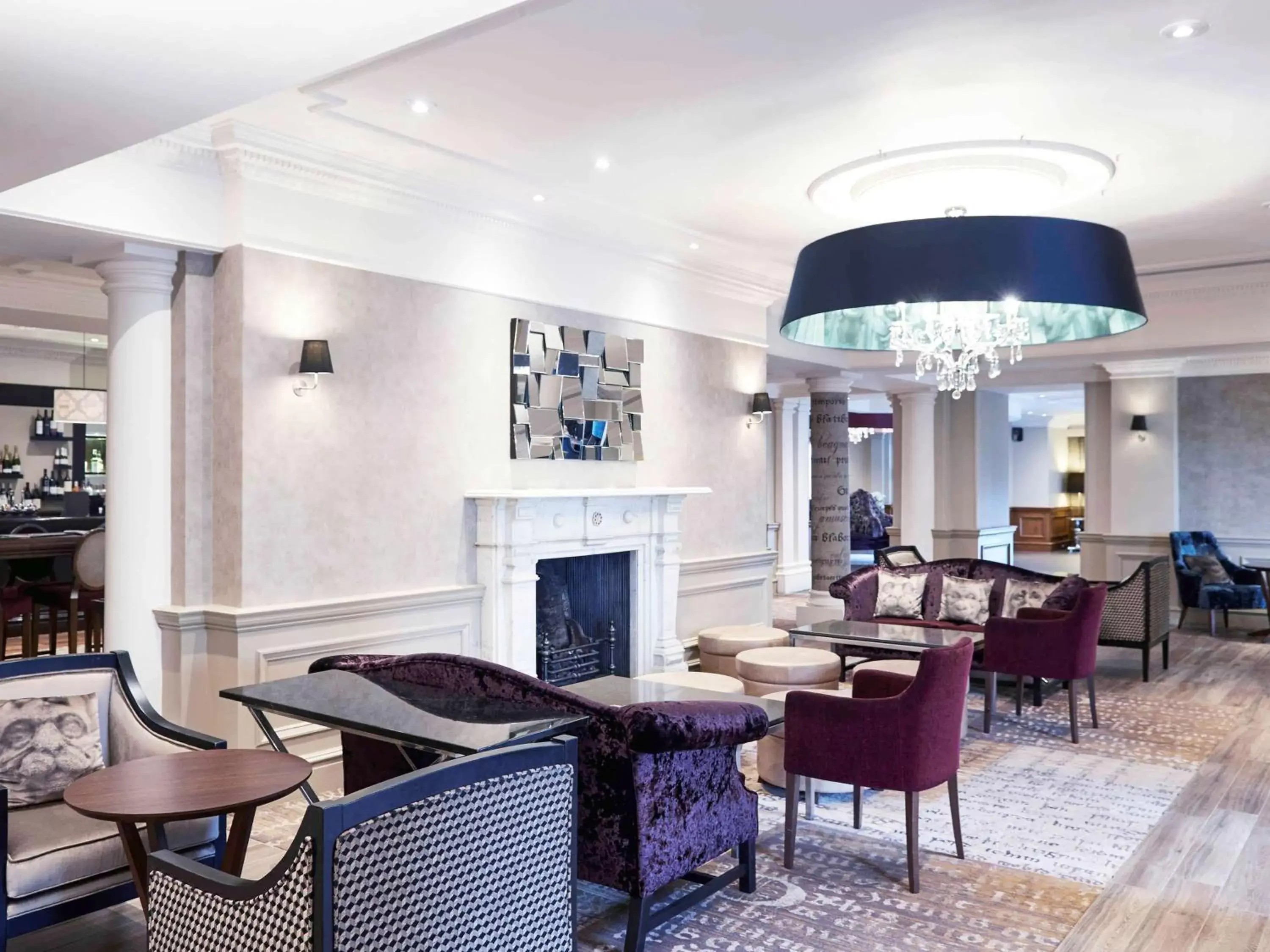 Lounge or bar, Restaurant/Places to Eat in Mercure Exeter Southgate Hotel