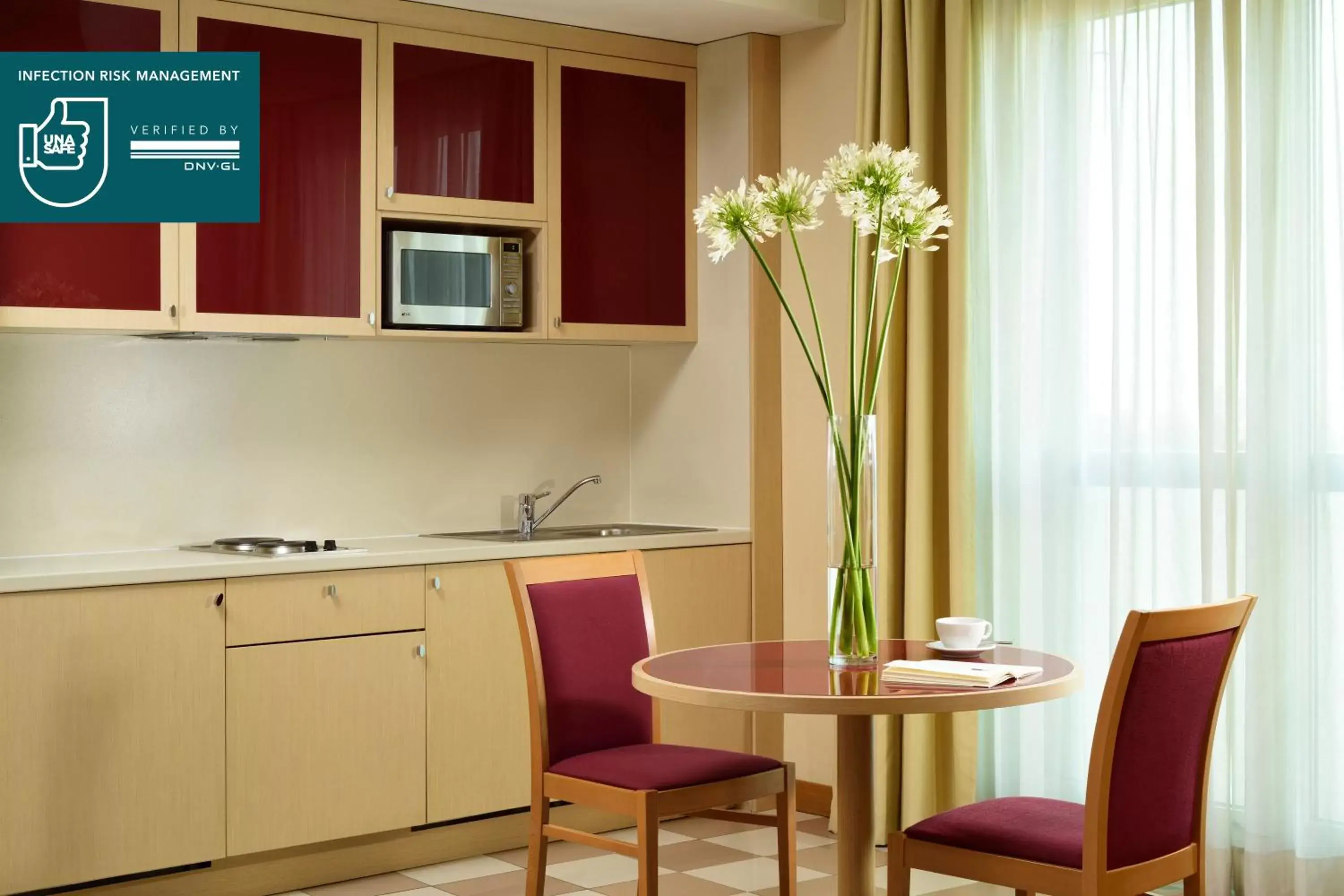 Kitchen or kitchenette, Kitchen/Kitchenette in UNAHOTELS The ONE Milano Hotel & Residence