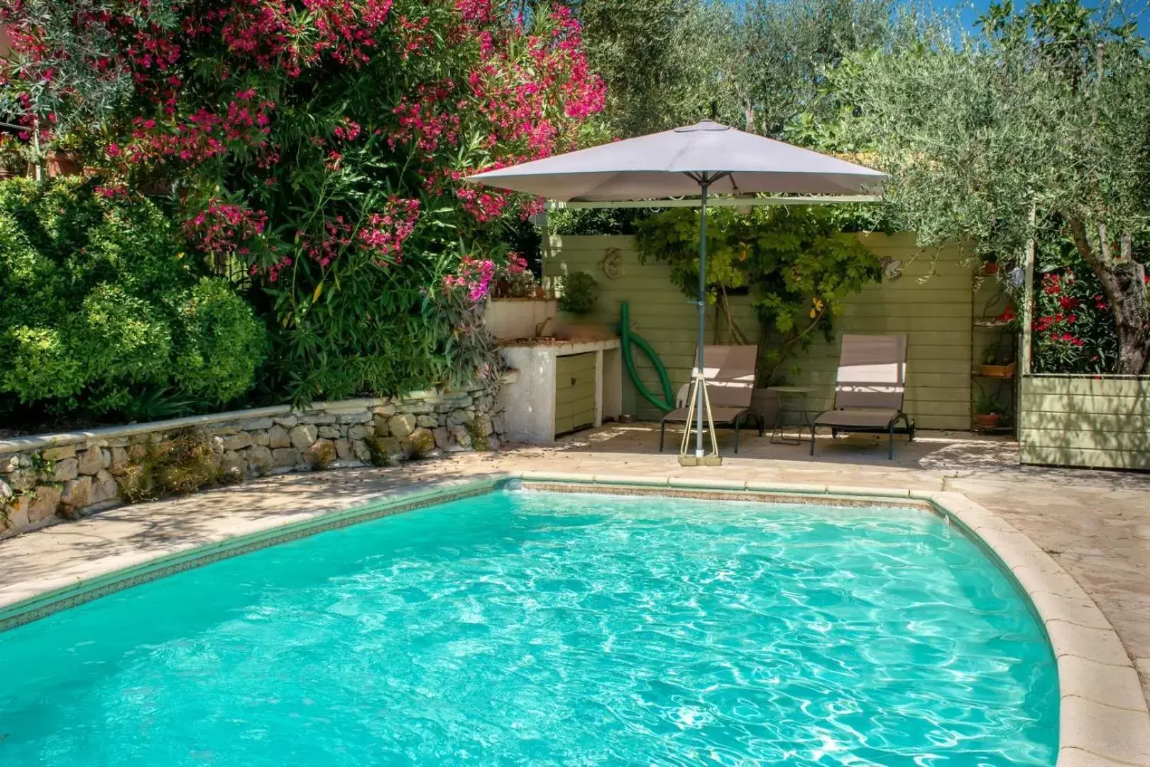 Swimming Pool in Le Clos des Oliviers