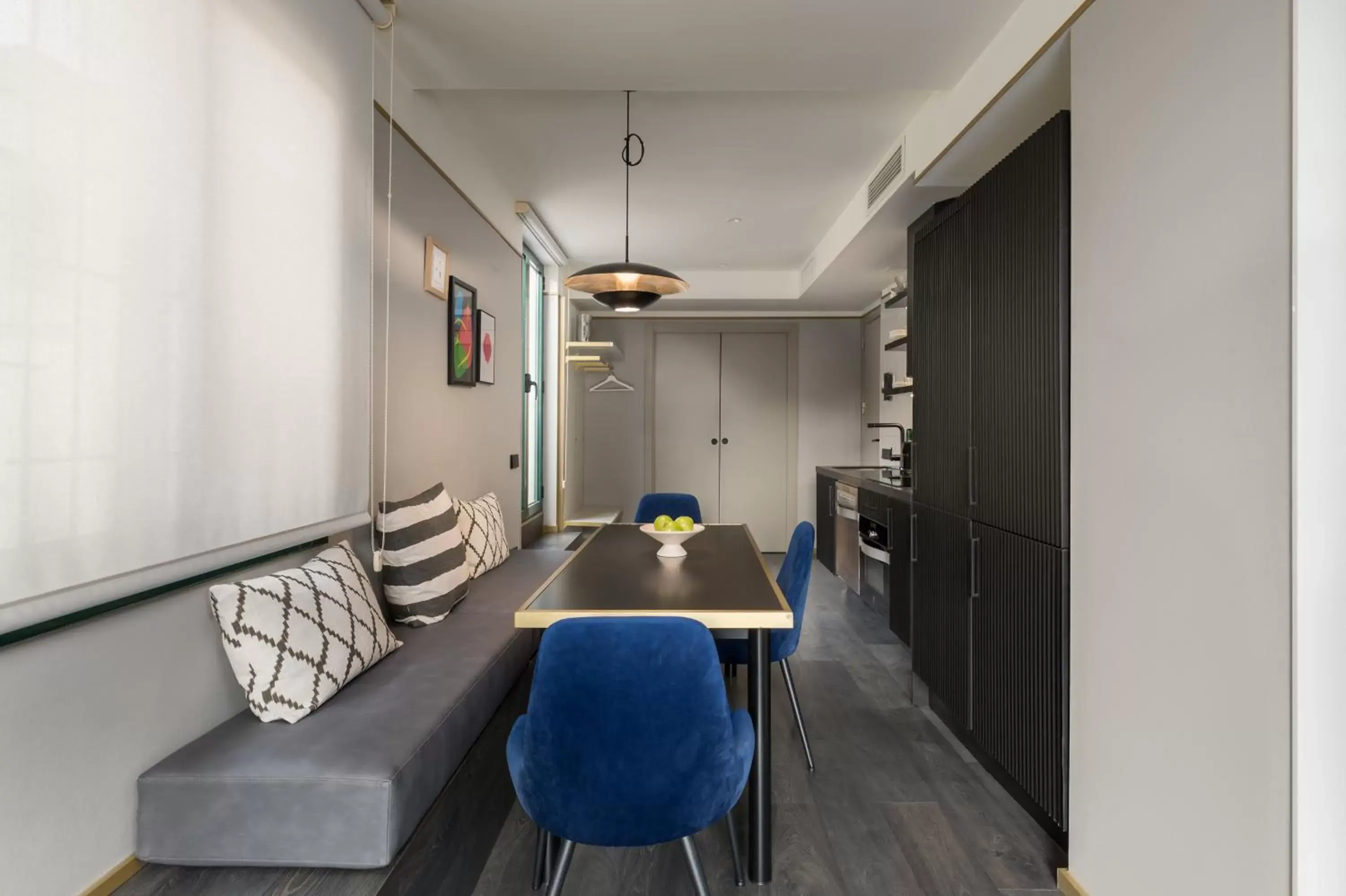 Kitchen or kitchenette, Dining Area in Be Mate Paseo de Gracia