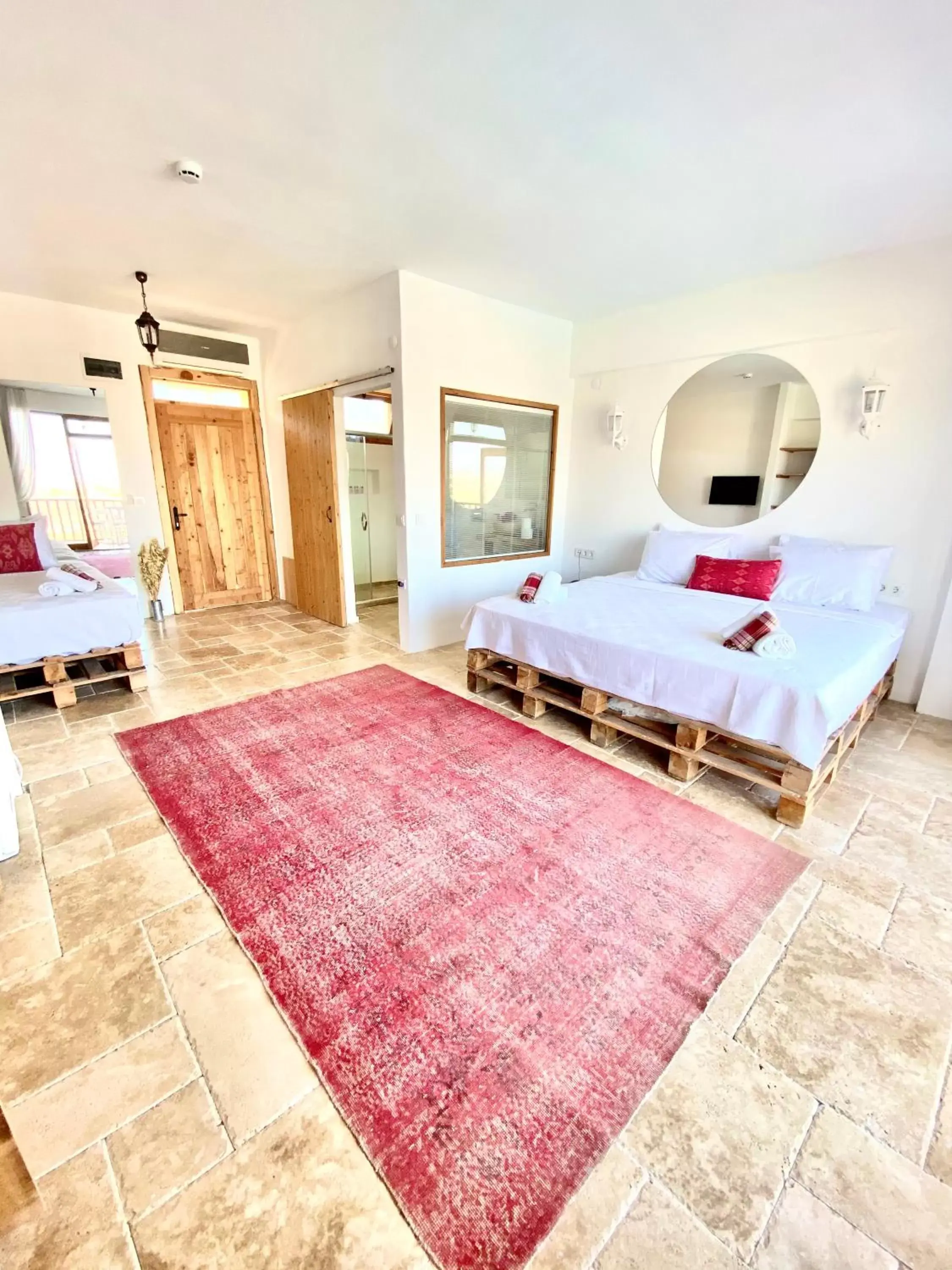 Photo of the whole room, Bed in Alaçatı Barbarossa Hotel Photo of the whole room, Bed in Alaçatı Barbarossa Hotel