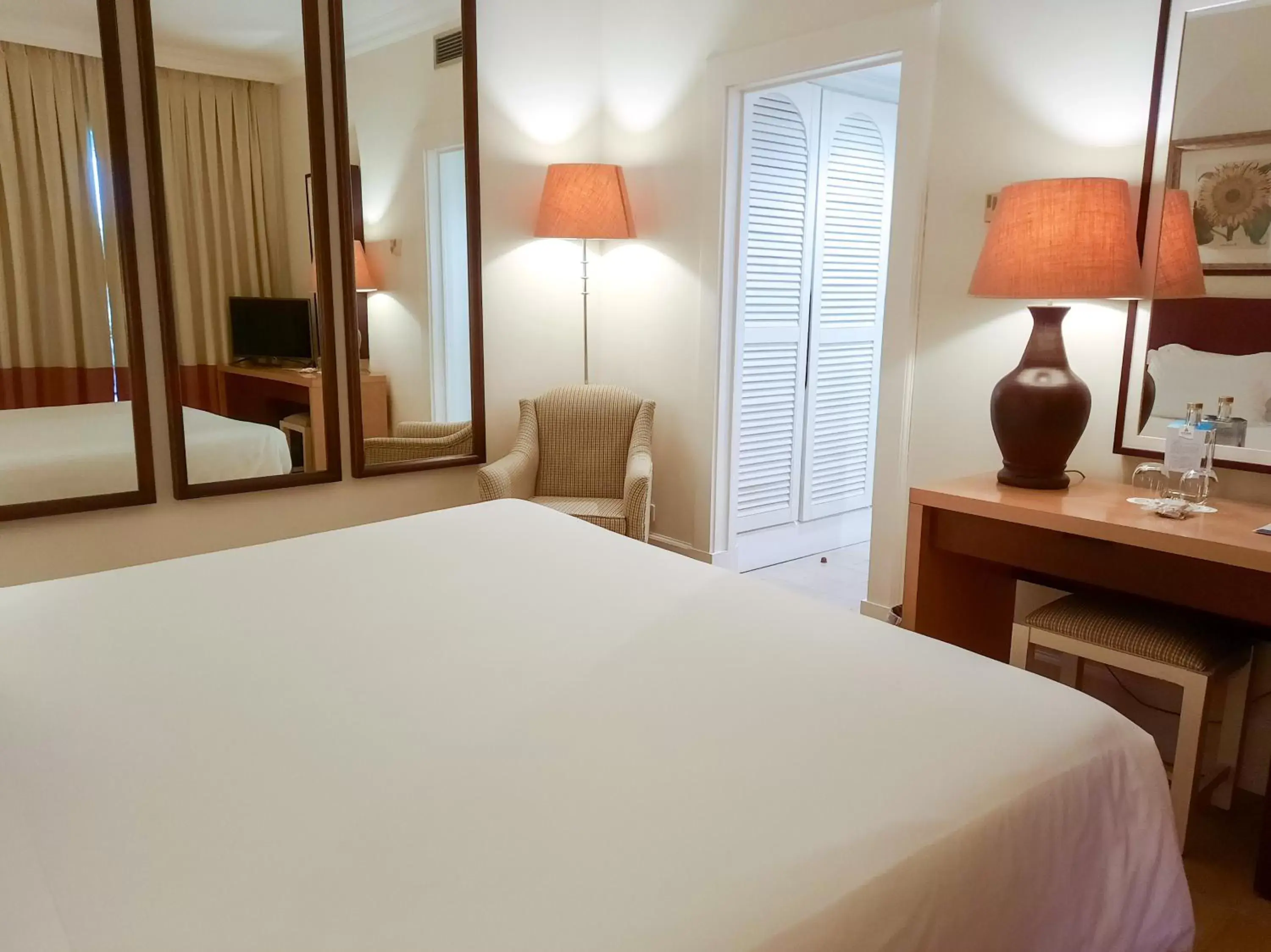 Bedroom, Bed in Azoris Faial Garden – Resort Hotel