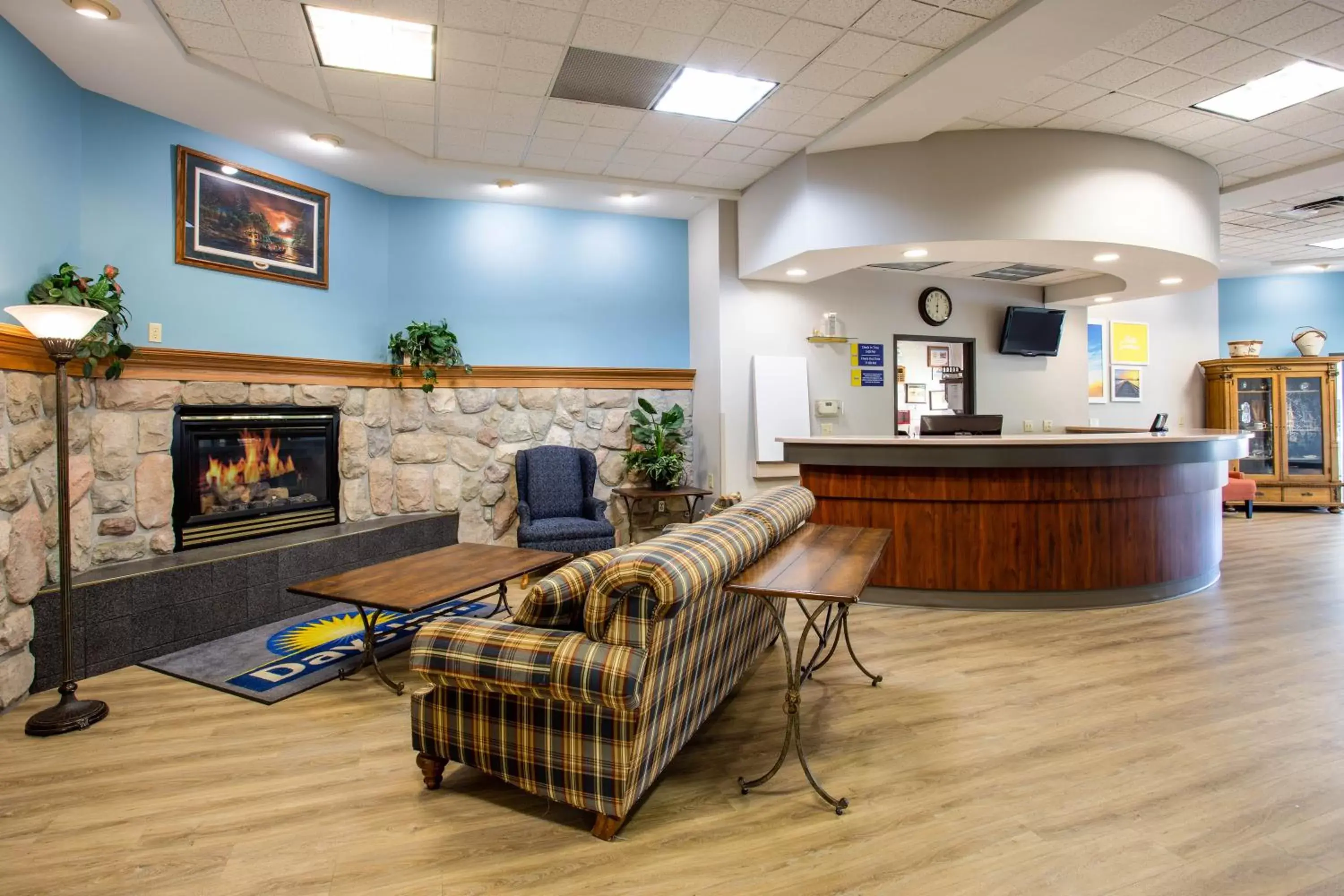 Lobby or reception, Lobby/Reception in Days Inn by Wyndham Marquette