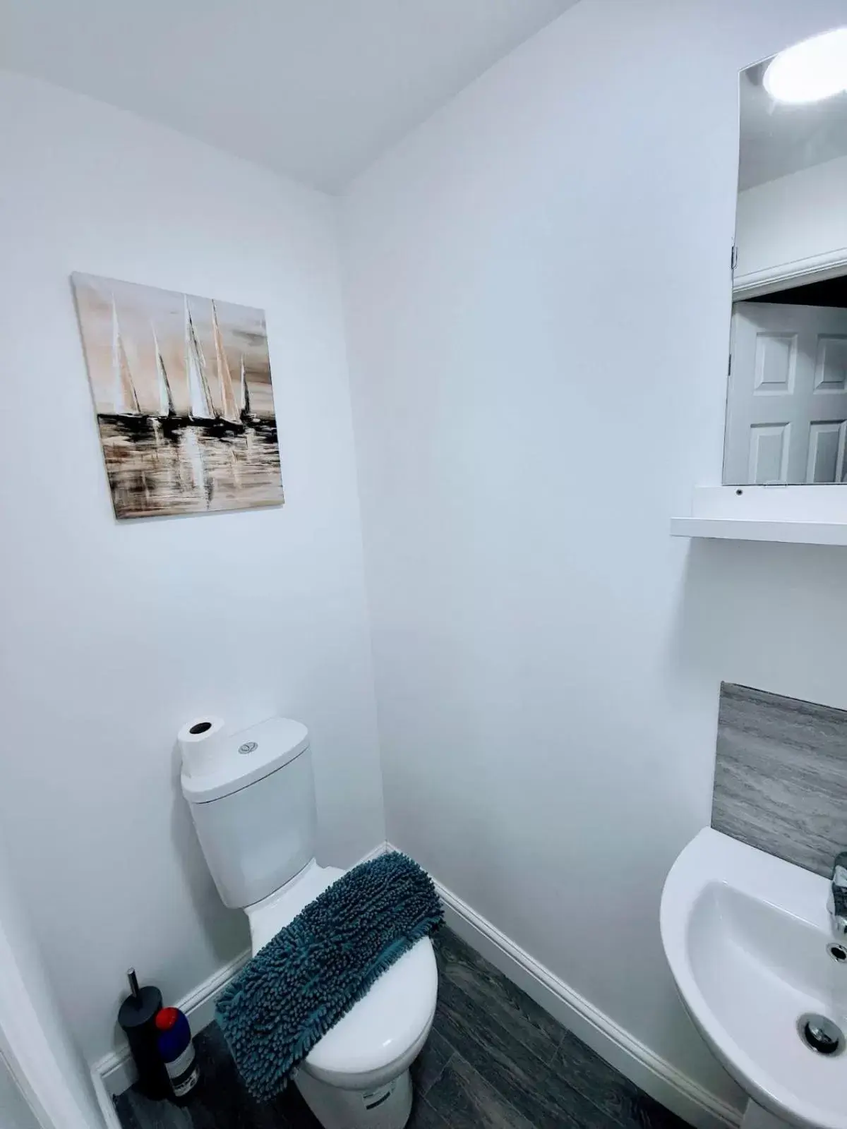 Toilet, Bathroom in Easy Living Nottingham - Burns Street